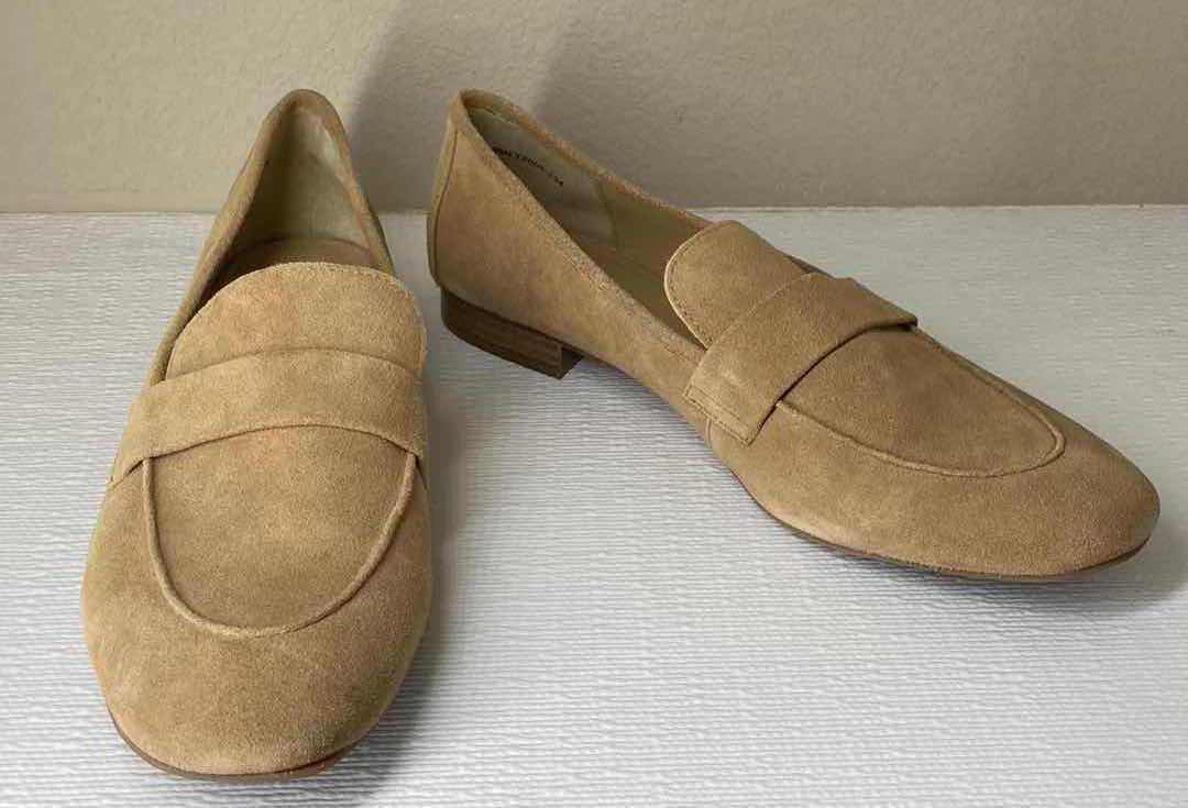 Photo 1 of TROTTERS TAN SUEDE LEATHER LOAFERS SIZE 9.5