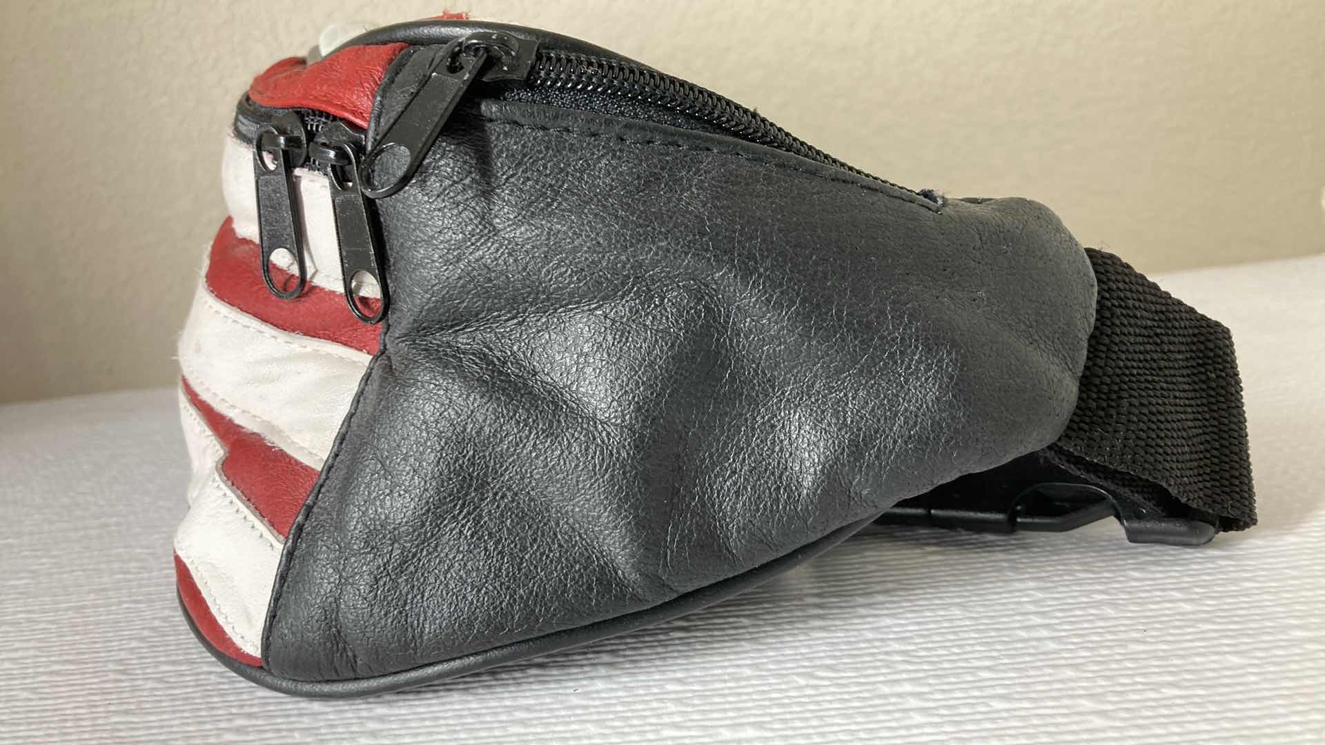 Photo 3 of AMERICAN FLAG LEATHER FANNY PACK