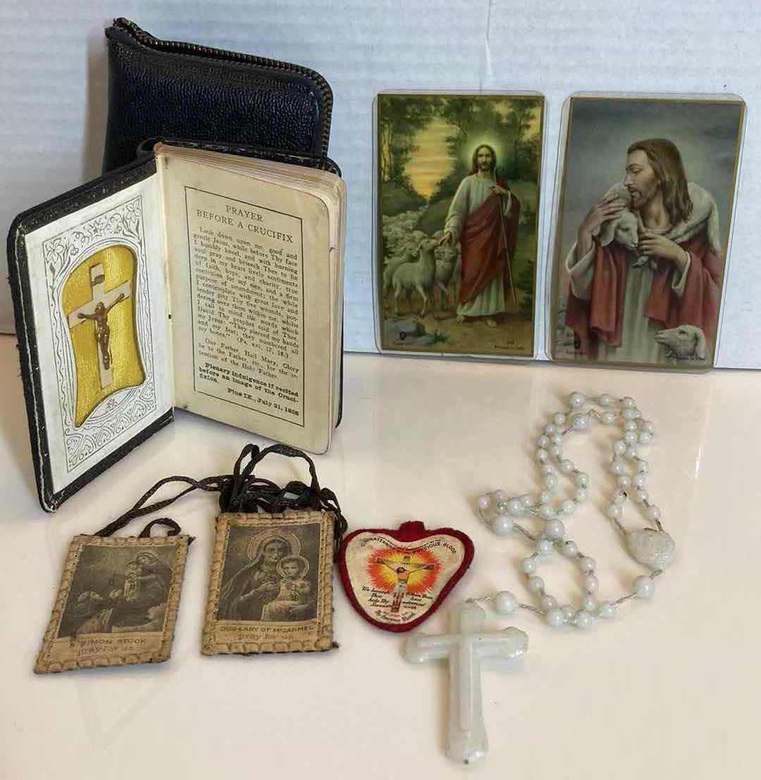 Photo 1 of PRAY BEFORE A CRUCIFIX 4” MINI BIBLE, ROSARY, CATHOLIC PATCHES & SCRIPTURE CARDS