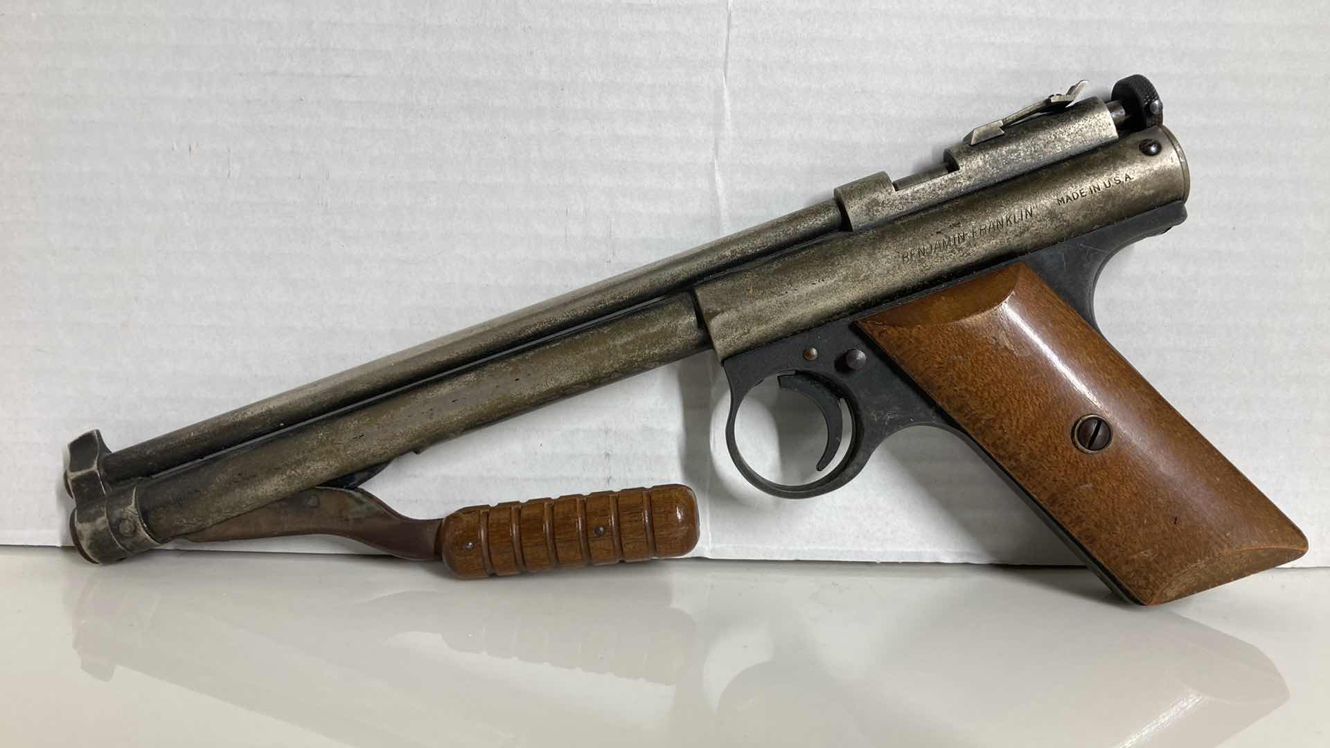 Photo 1 of BENJAMIN FRANKLIN 132 PELLET AIR RIFLE/PISTOL