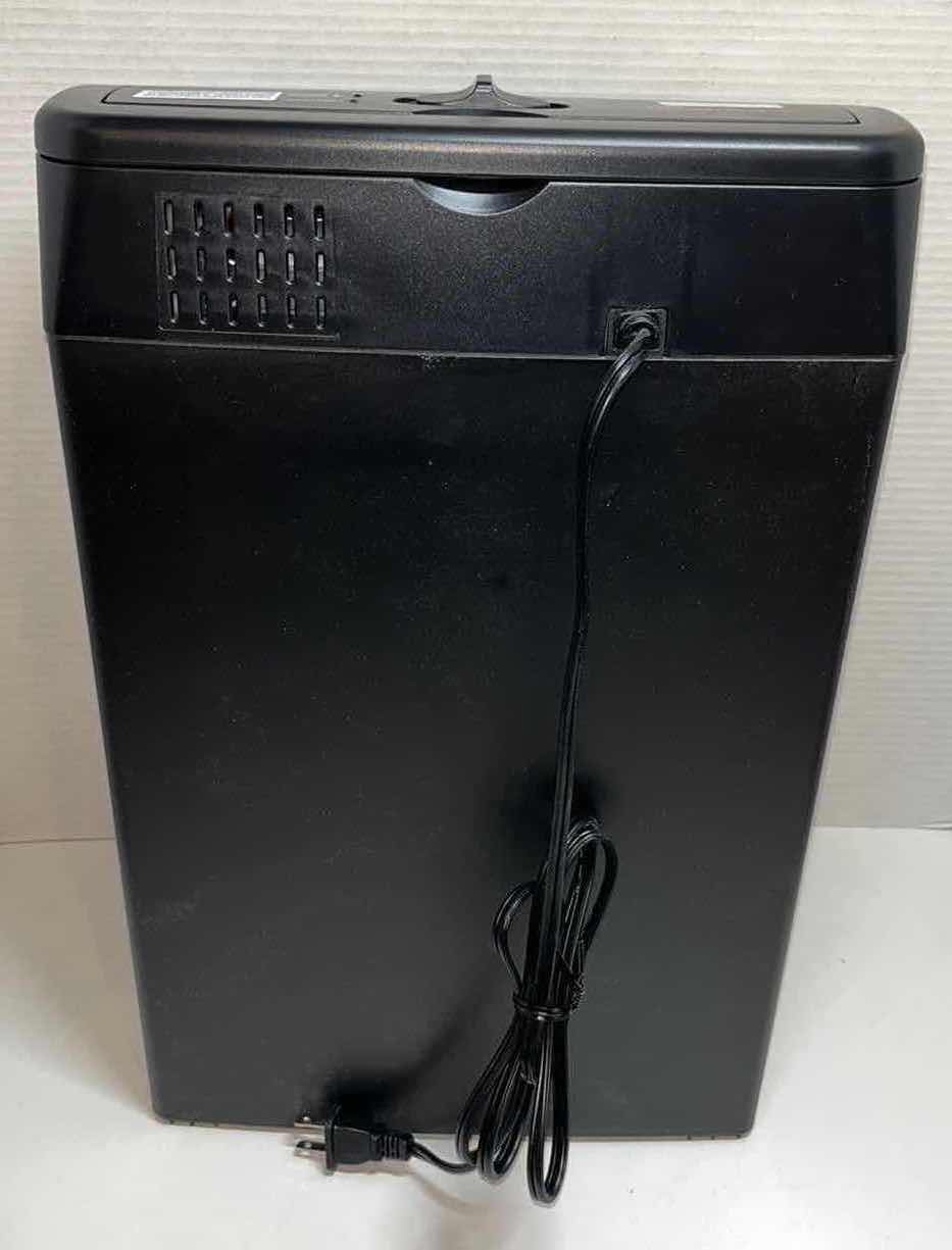 Photo 4 of BONSAII PAPER SHREDDER, 10-SHEET CROSS CUT SHREDDER W INSTRUCTION MANUAL & 5 LUBRICANT SHEETS, MODEL C209-D