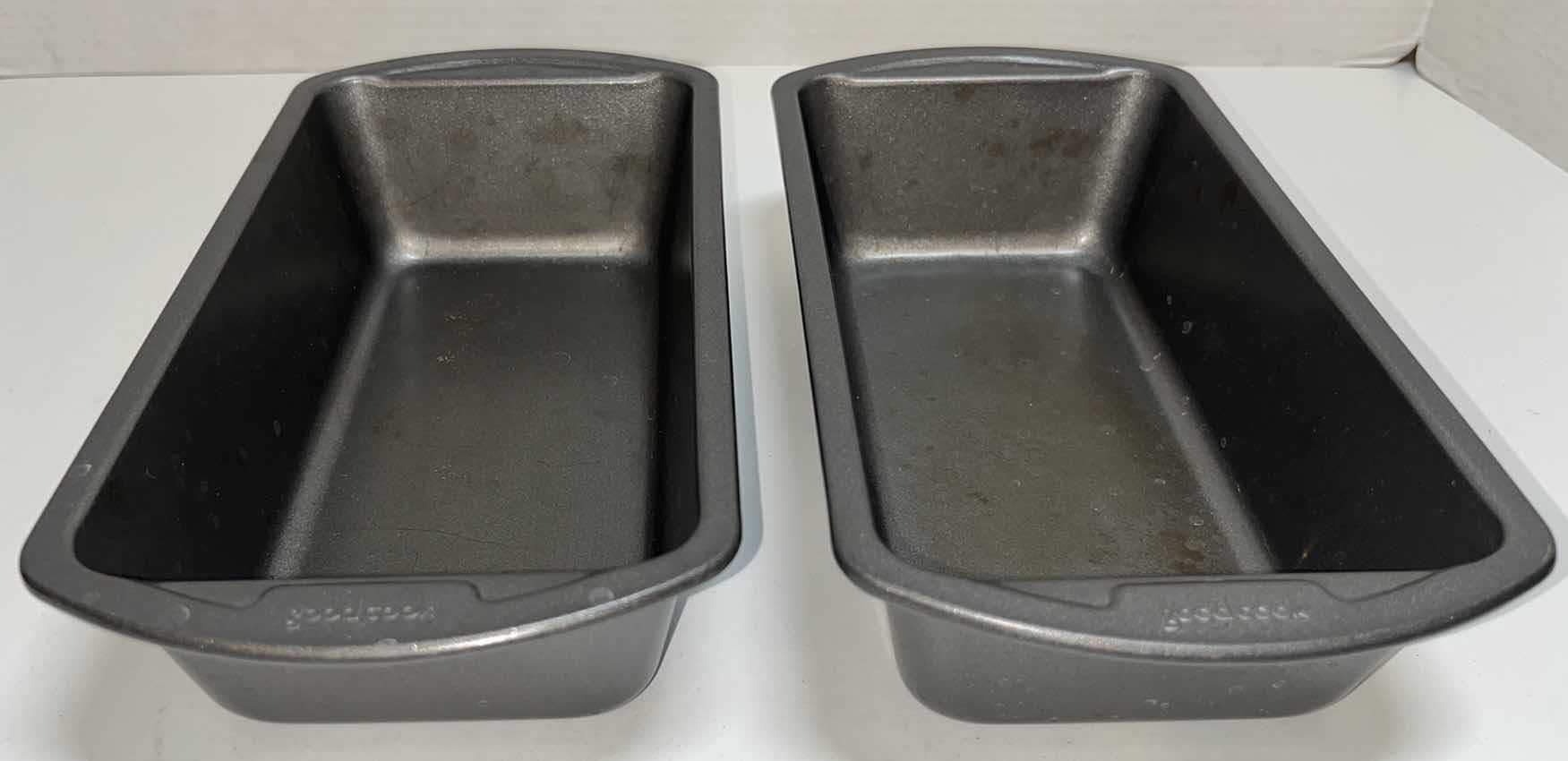 Photo 4 of MINI 12 CT CUPCAKE PANS (3), 6 CT LARGE MUFFIN PAN, 8” X 4” LOAF PANS (2), TOSTADA TINS (4)