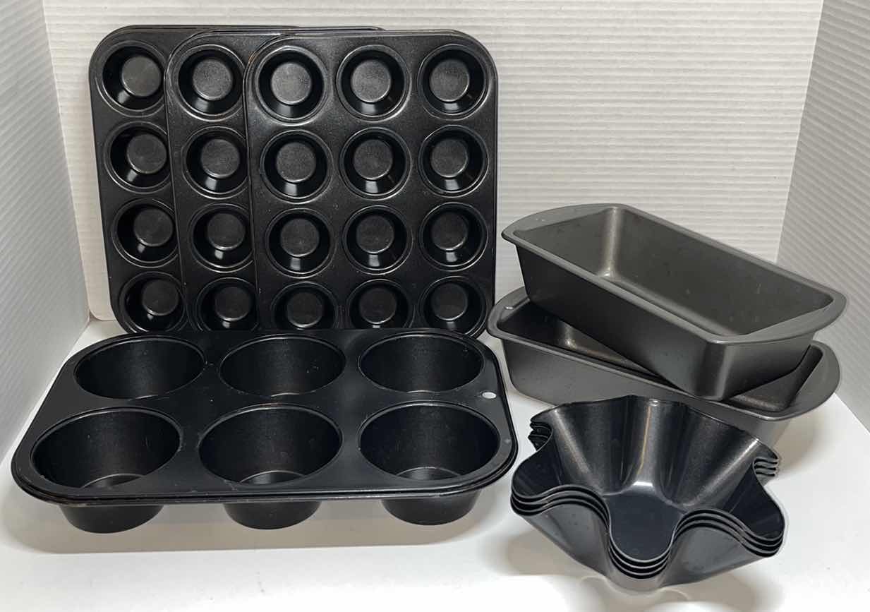 Photo 1 of MINI 12 CT CUPCAKE PANS (3), 6 CT LARGE MUFFIN PAN, 8” X 4” LOAF PANS (2), TOSTADA TINS (4)