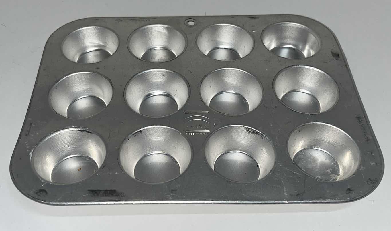 Photo 2 of ALUMINUM 12 CT MINI CUPCAKE PAN, 4.25” MINI PIE PANS (4) & WIRE COOLING RACKS (3)