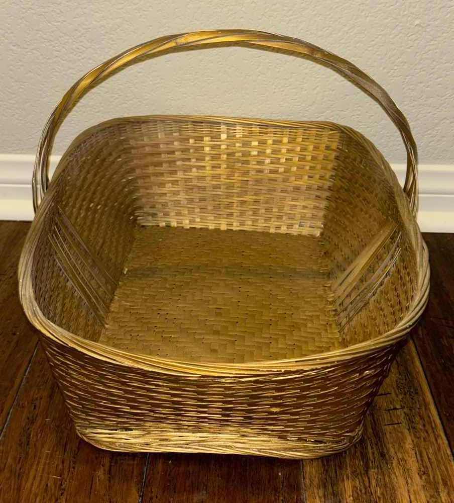 Photo 6 of 14”D HANGING BASKET, WOVEN BASKET W HANDLE & GOLD WICKER BASKET