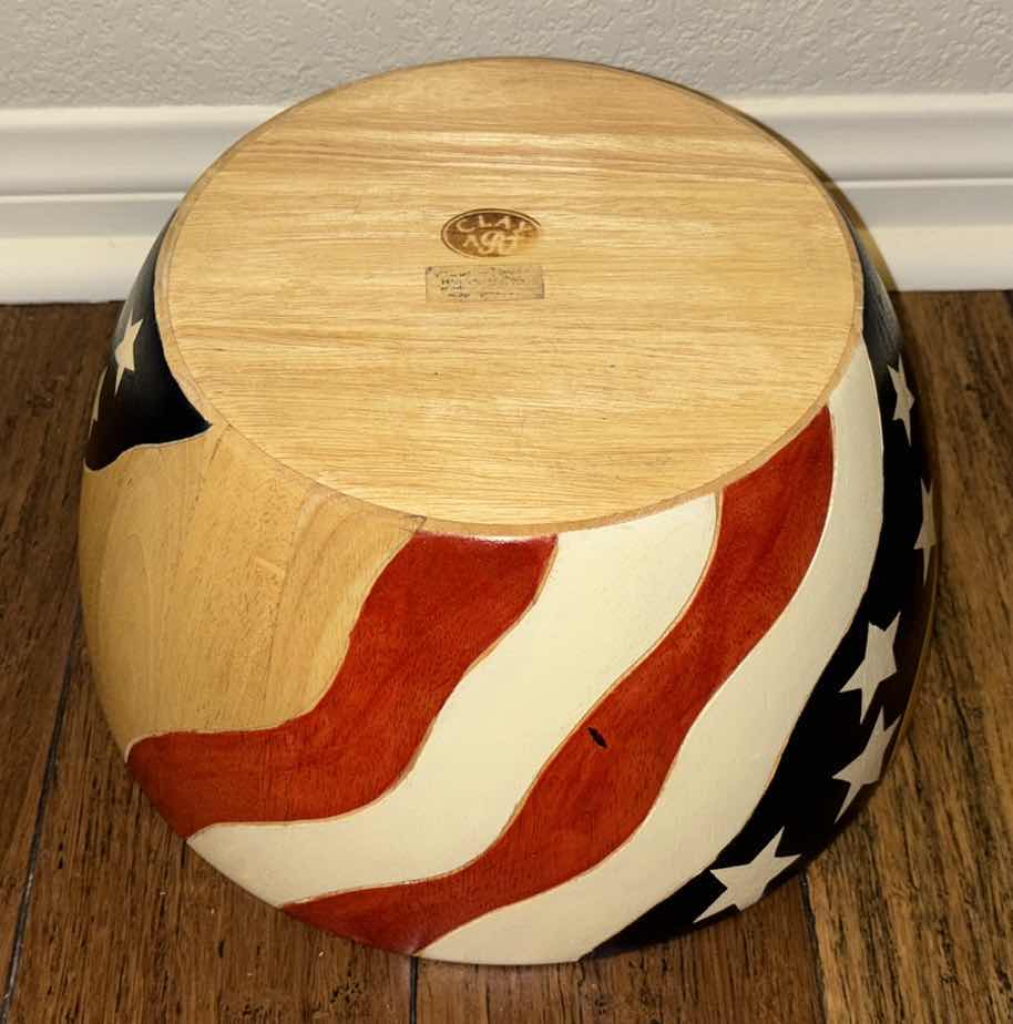 Photo 4 of AMERICAN FLAG WOODEN BOWL 12” x 12” H6.25” & 3 PATRIOTIC WICKER BASKETS