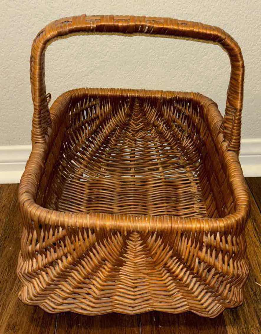 Photo 2 of VARIOUS WICKER BASKETS (5)
