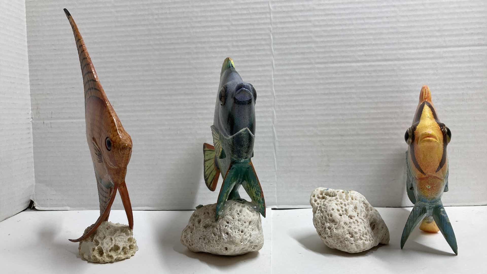 Photo 2 of RESIN FISH FOSSILIZED CORAL BASE DECOR (3)