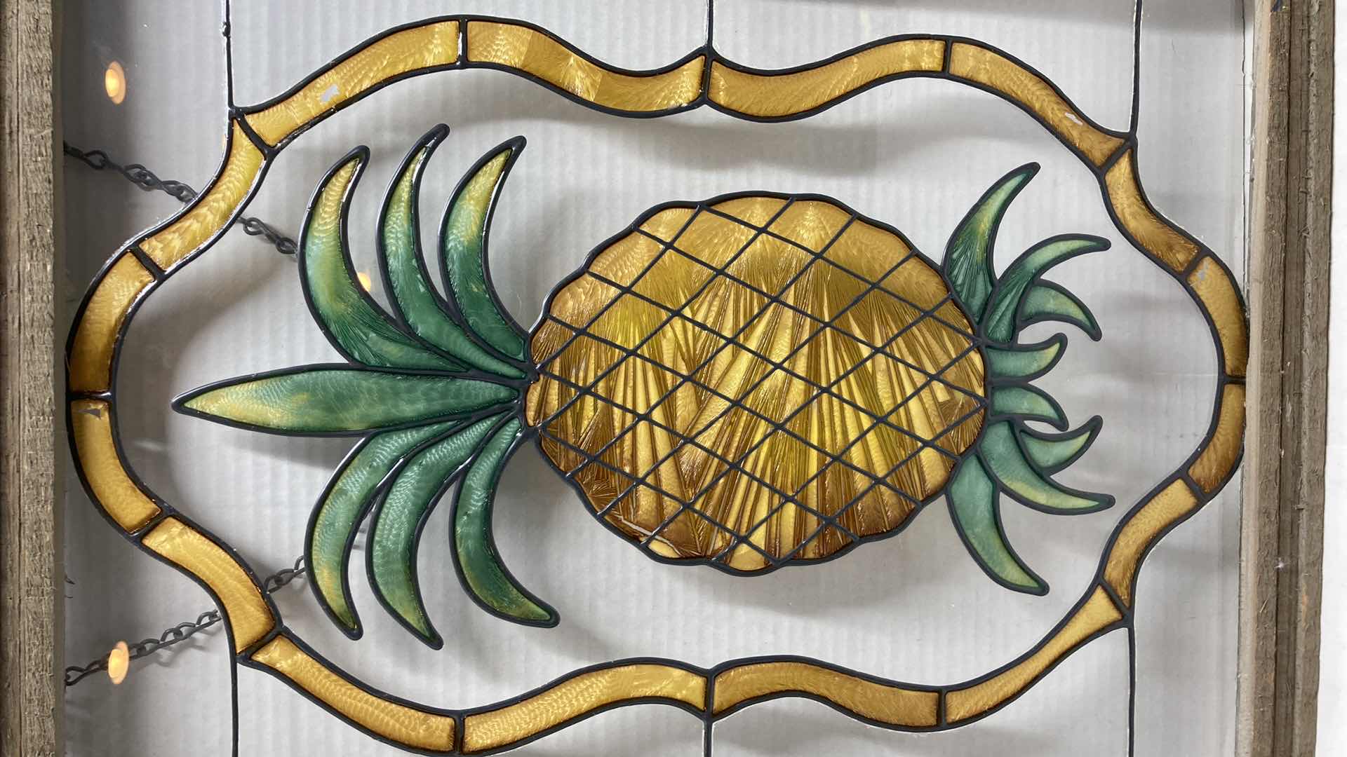 Photo 2 of VINTAGE PINEAPPLE STAINED GLASS WOOD FRAMED WALL DECOR 16” X 20”