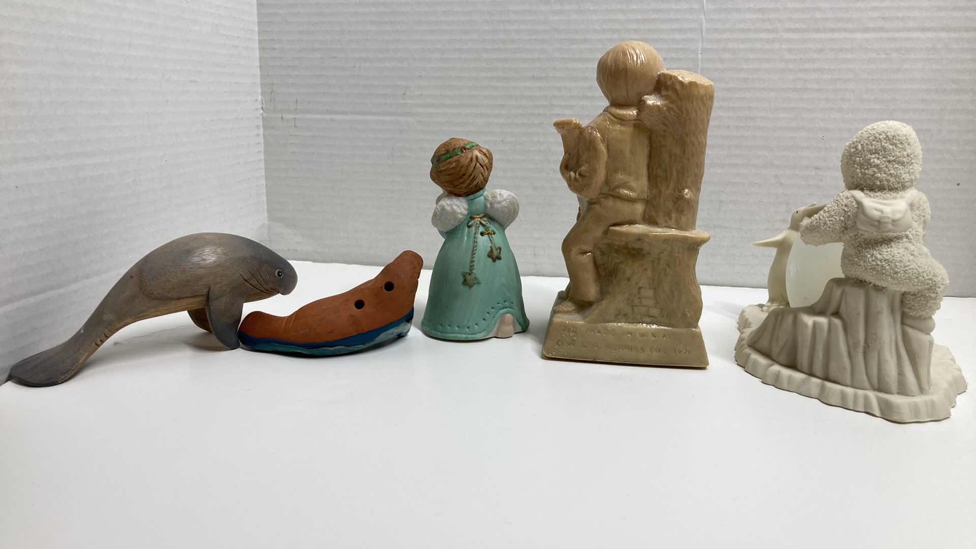 Photo 3 of FIGURINES (5)