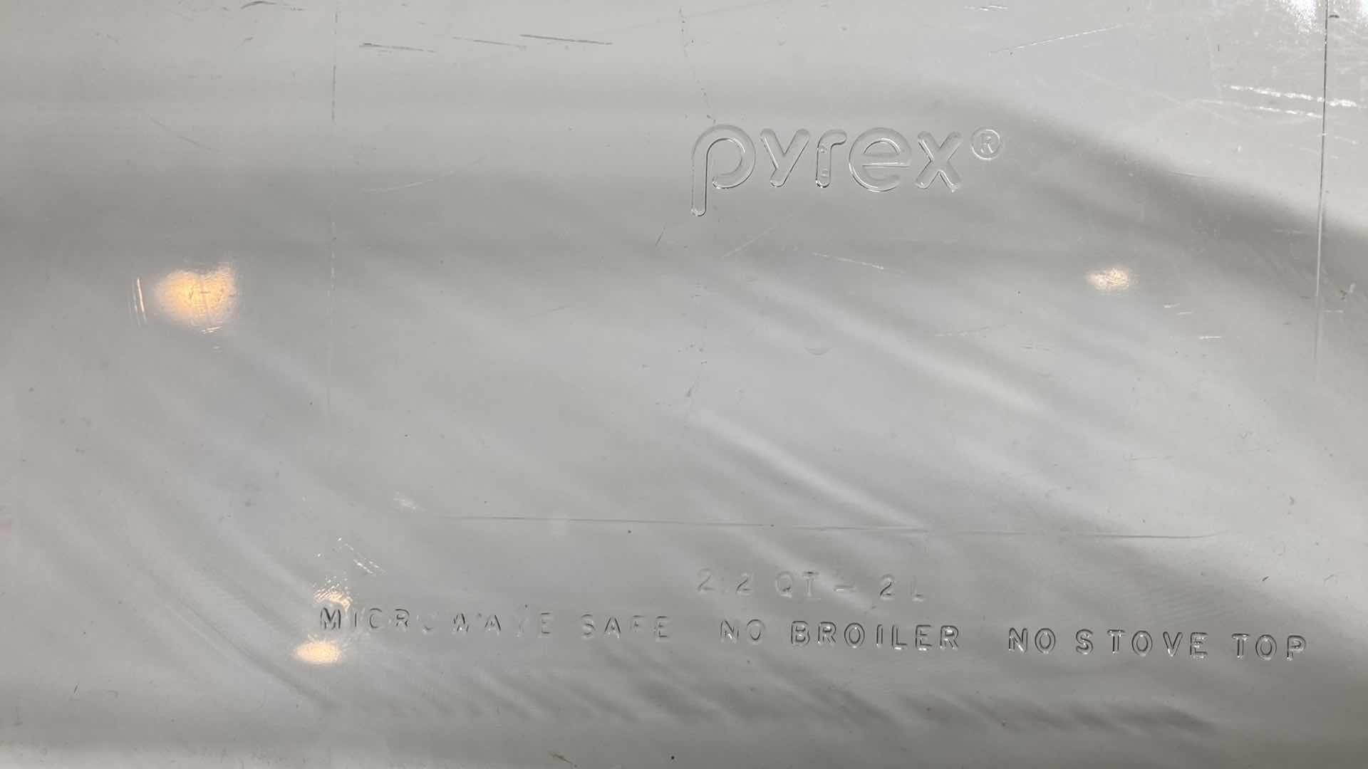 Photo 4 of PYREX 2.2QT BAKEWARE & CLEAR GLASS 1.5QT BAKEWARE (2)