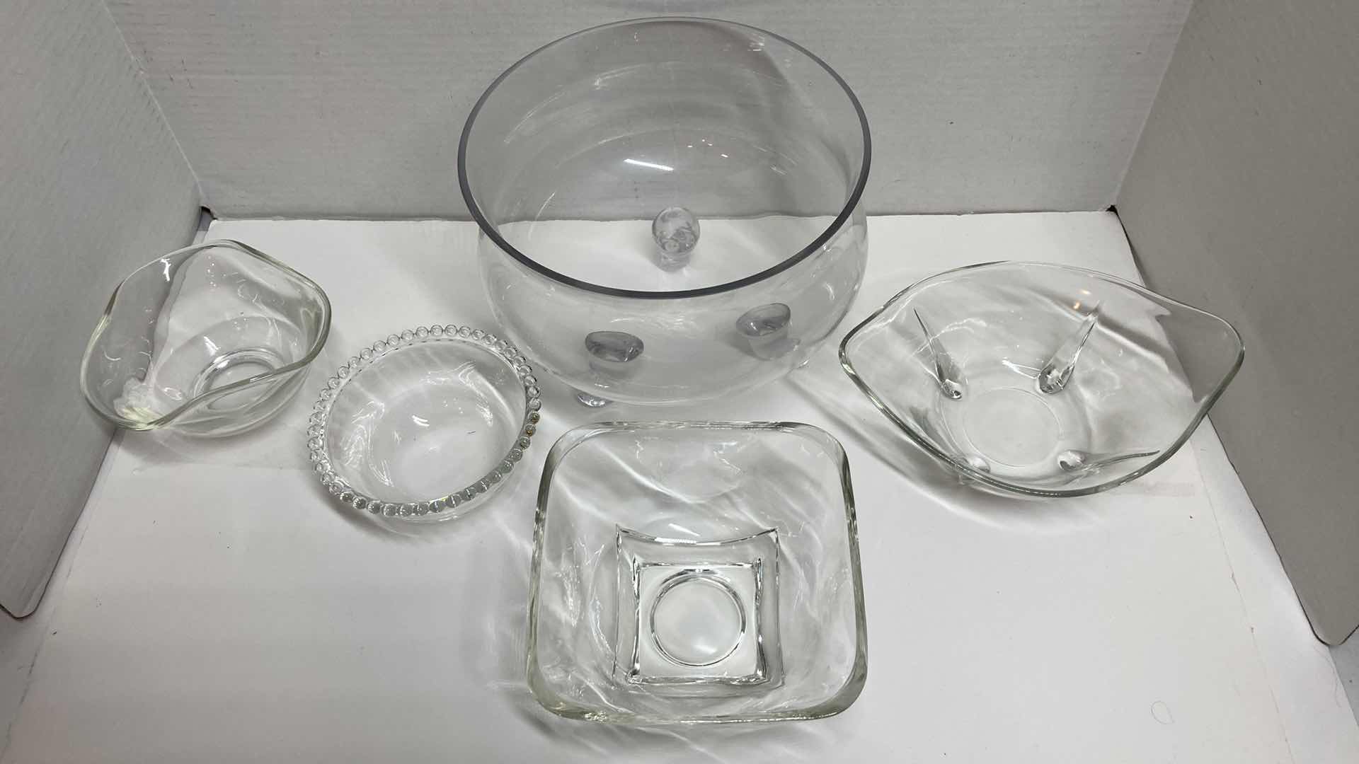 Photo 2 of CLEAR GLASS BOWLS (5)