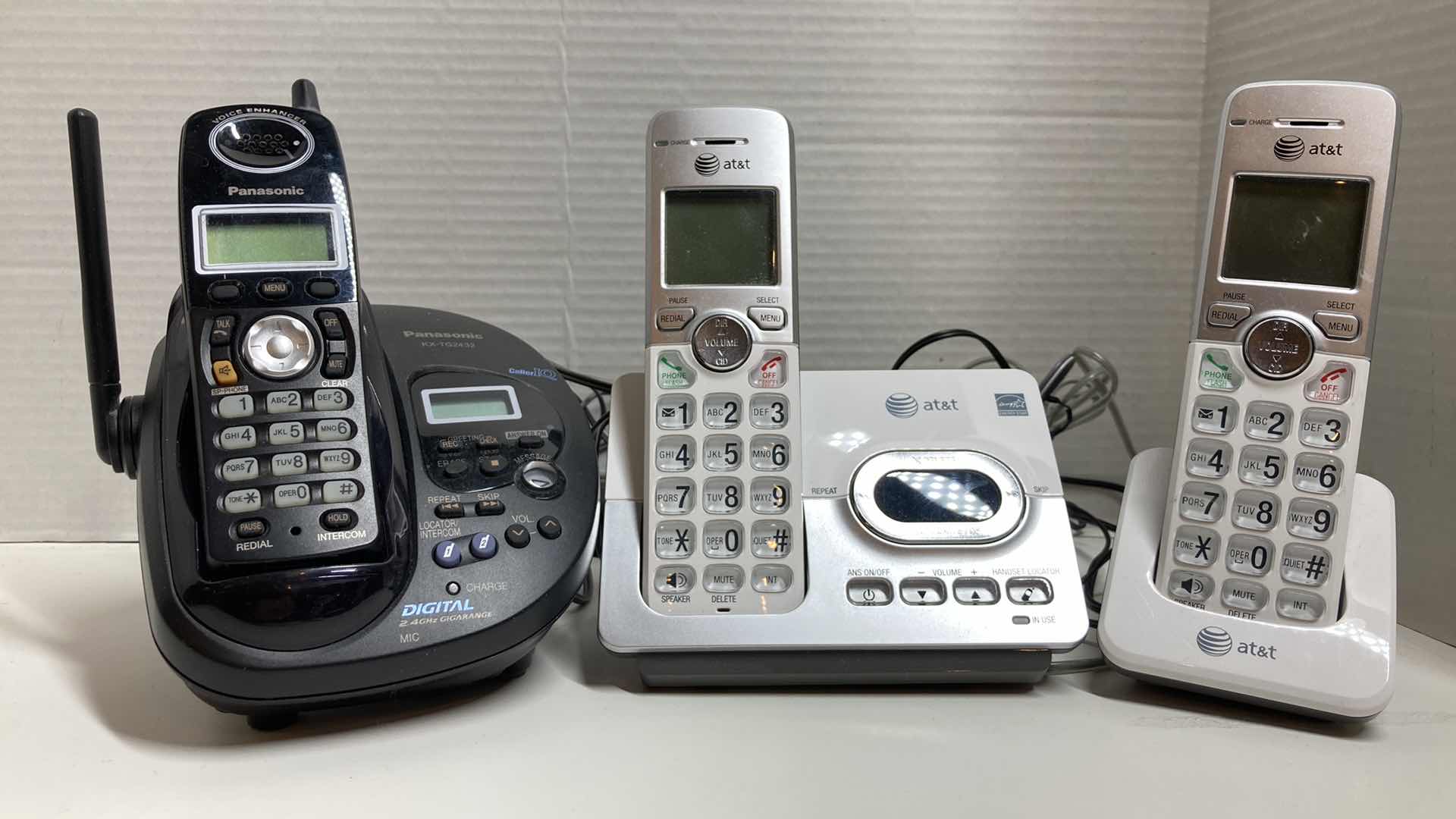 Photo 1 of PANASONIC CORDLESS PHONE W ANSWERING MACHINE & AT& T CORDLESS 2 PHONE SYSTEM W ANSWERING MACHINE