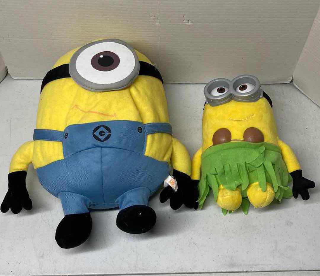 Photo 4 of DESPICABLE ME MINIONS PLUSHIES/STUFFED CHARACTERS (4) & MINION TOY