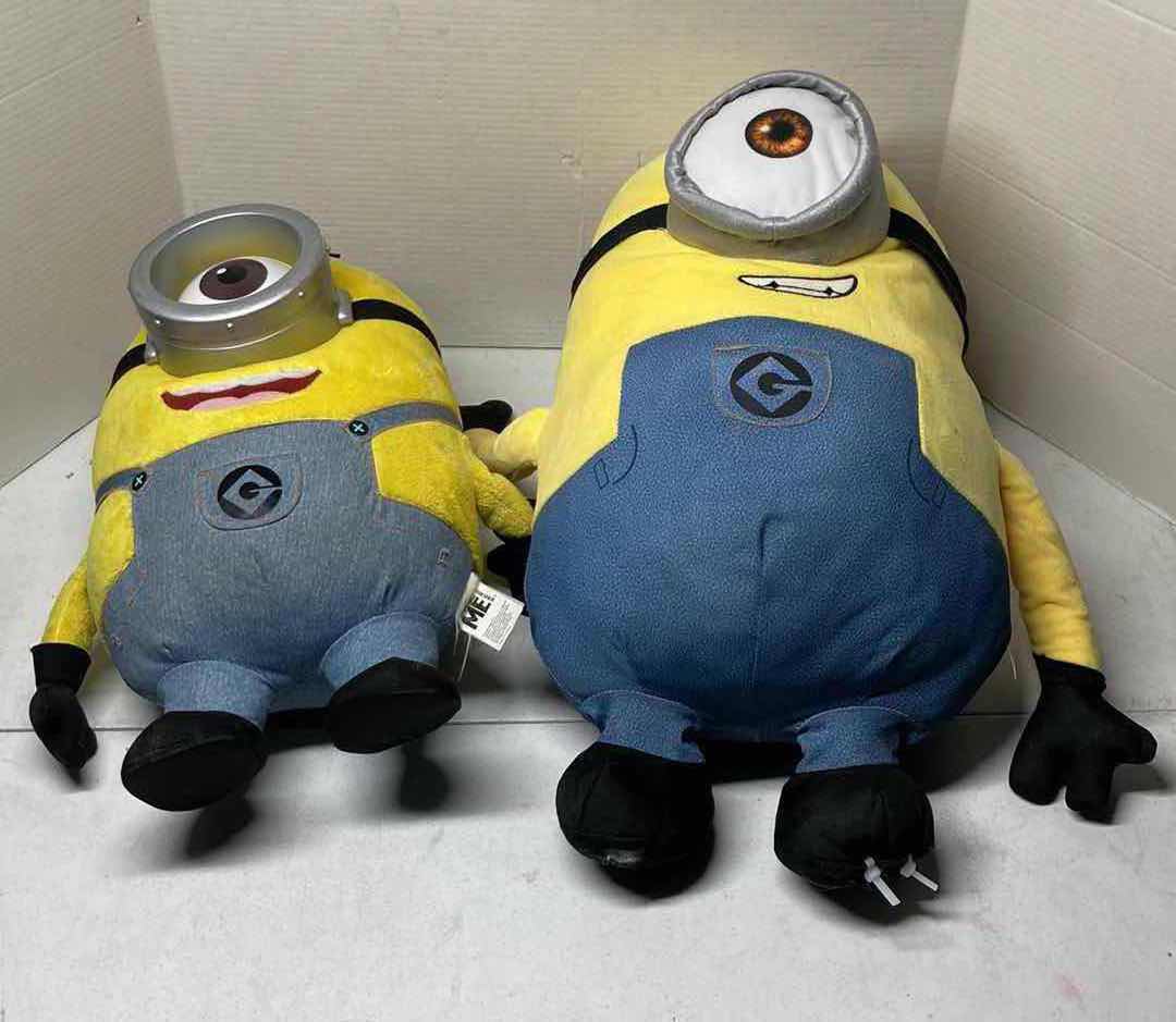 Photo 2 of DESPICABLE ME MINIONS PLUSHIES/STUFFED CHARACTERS (4) & MINION TOY