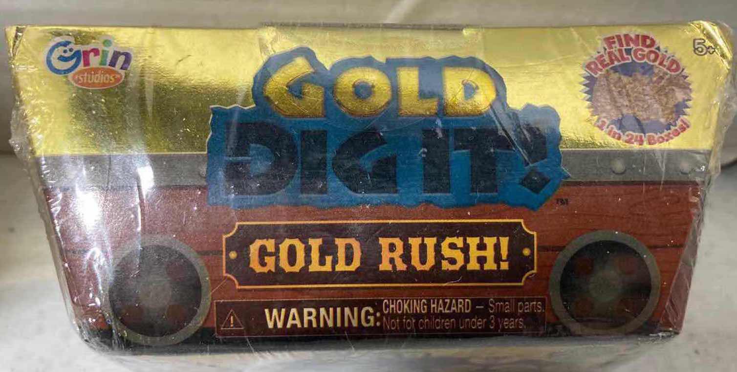 Photo 2 of NEW GRIN STUDIOS GOLD DIG IT GOLD RUSH COLORED SAND BULLION FIND REAL GOLD 1 IN 24 (5)