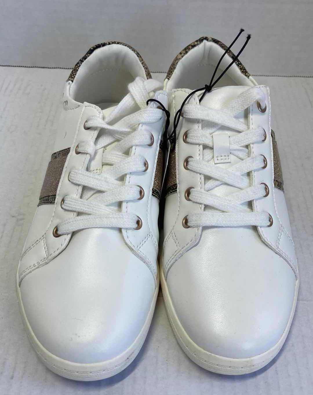 Photo 2 of NEW WEST LOOP SNEAKERS SHOES WOMENS SIZE 5-6 (2)