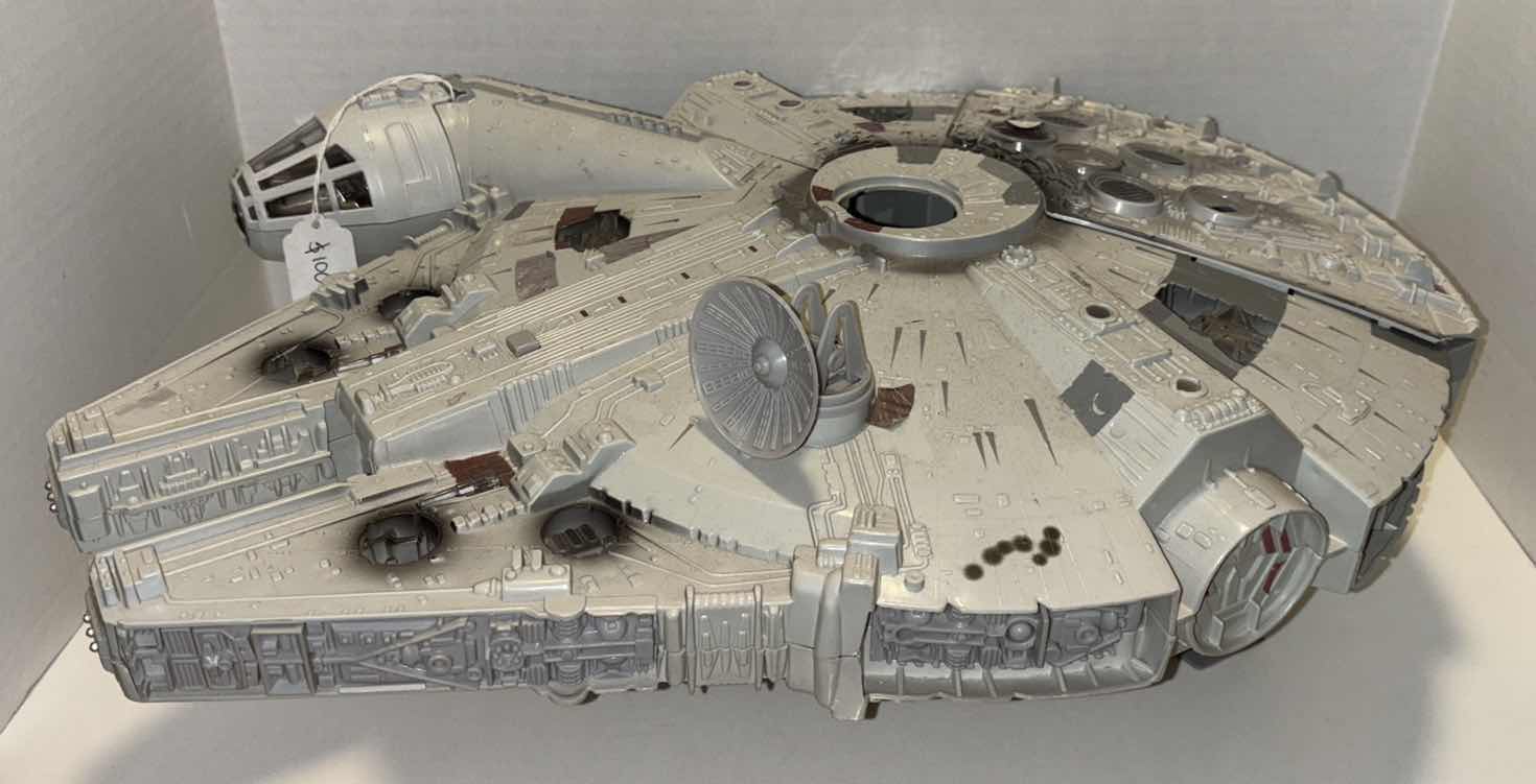 Photo 1 of $100 PRE-OWNED HASBRO 2004 STAR WARS ORIGINAL TRILOGY COLLECTION MILLENNIUM FALCON