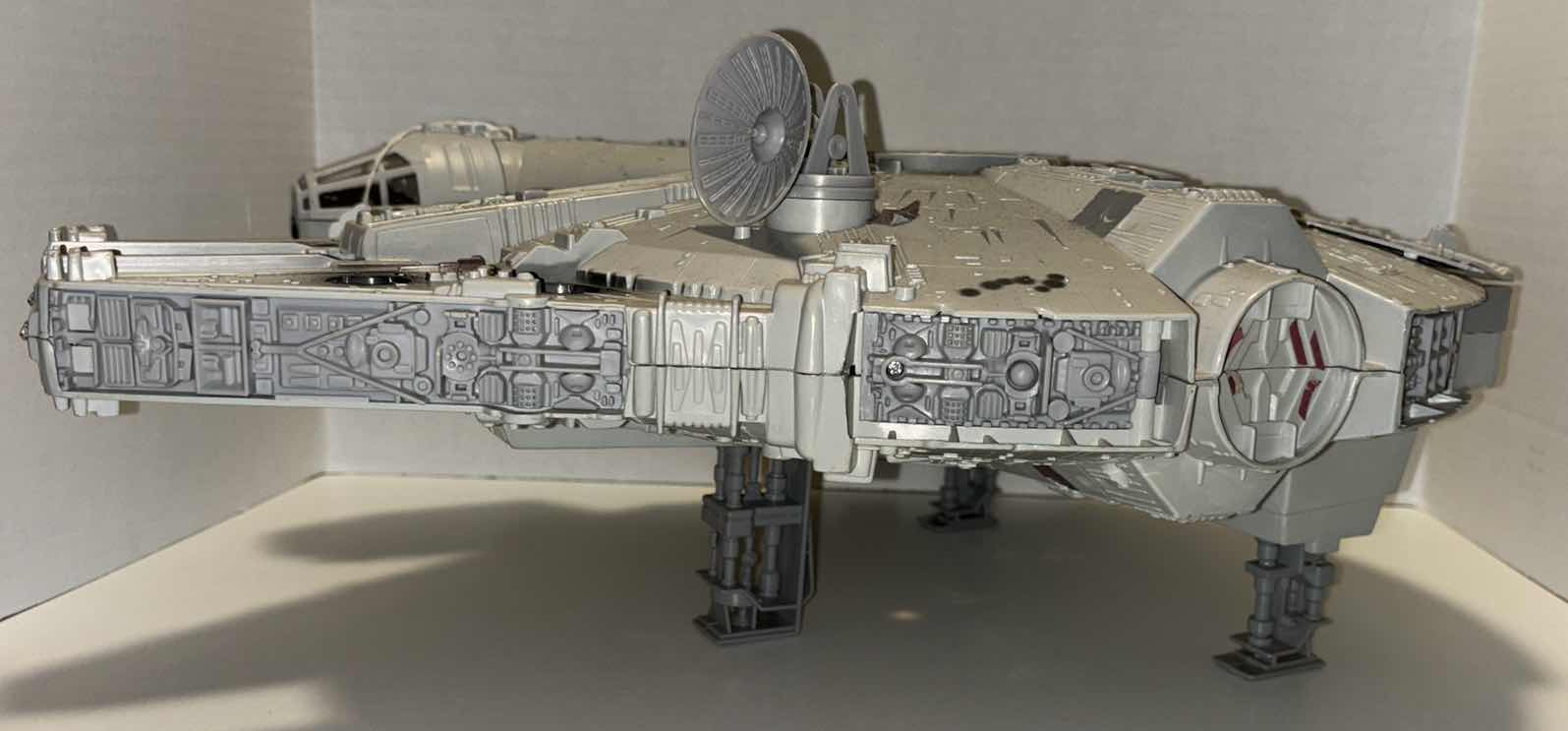 Photo 2 of $100 PRE-OWNED HASBRO 2004 STAR WARS ORIGINAL TRILOGY COLLECTION MILLENNIUM FALCON