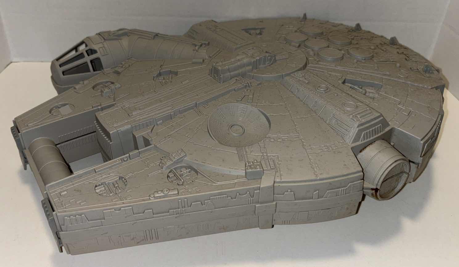 Photo 3 of STAR WARS 1997 MILLENNIUM FALCON ACTION FIGURE STORAGE CARRY CASE