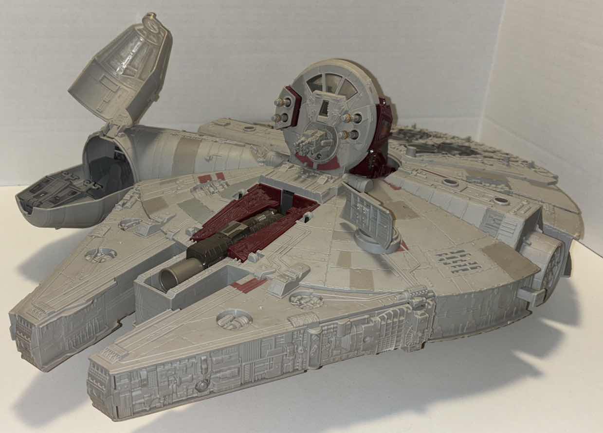 Photo 2 of HASBRO 2009 STAR WARS THE FORCE AWAKENS BATTLE ACTION MILLENNIUM FALCON (BATTERY OPERATED)