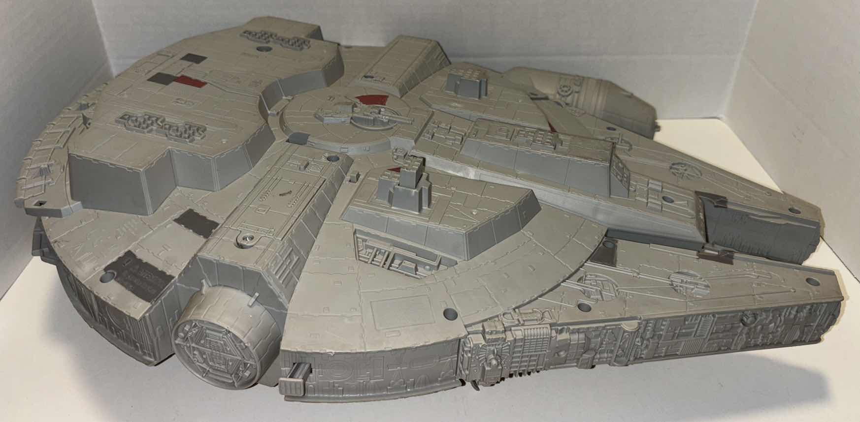 Photo 5 of HASBRO 2009 STAR WARS THE FORCE AWAKENS BATTLE ACTION MILLENNIUM FALCON (BATTERY OPERATED)