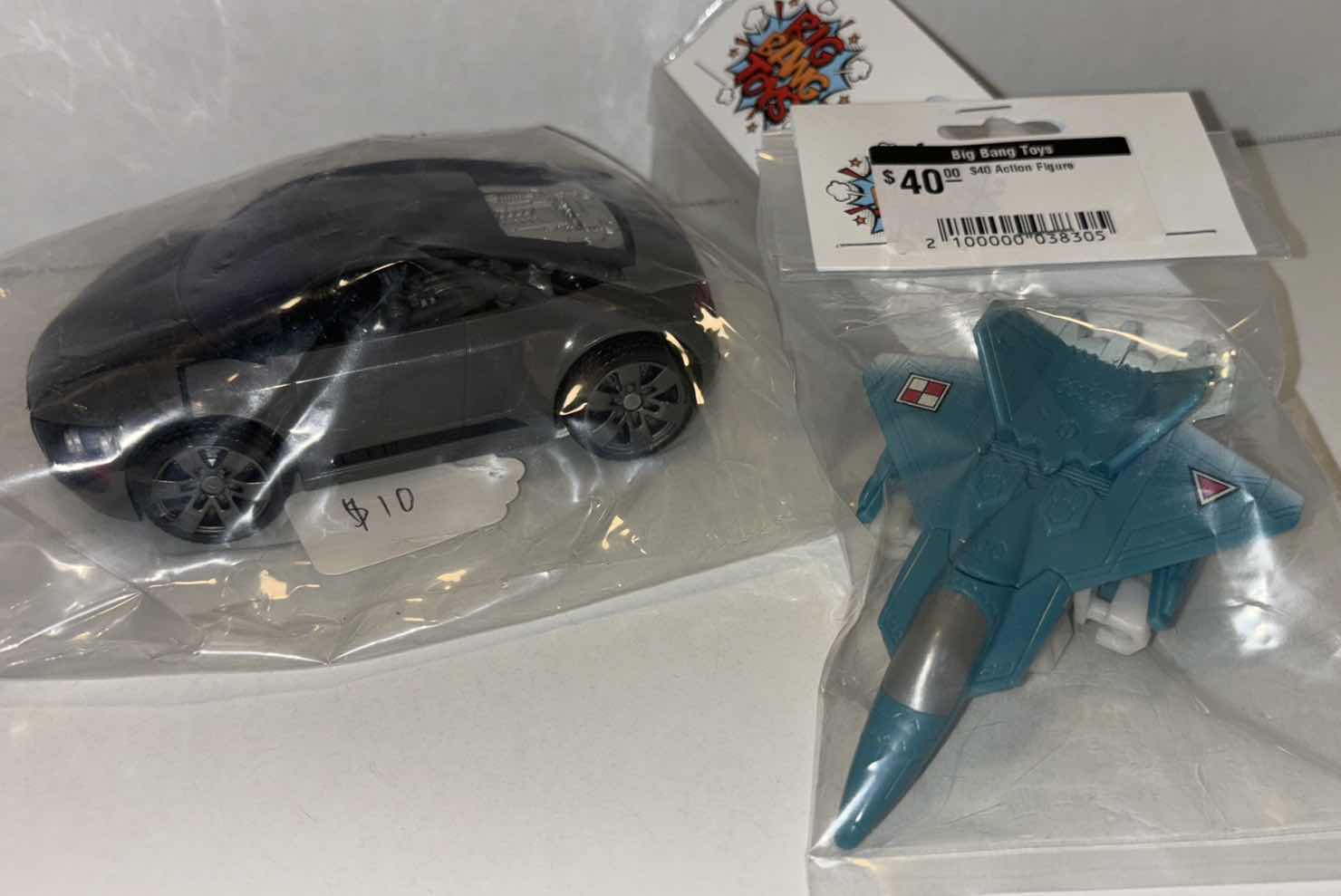 Photo 3 of MYSTERY GRAB BAGS- TRANSFORMERS FIGURES & ACCESSORIES ***NO RETURNS*** (BAG VALUE $50, PICS ARE EXAMPLES OF ACTION FIGURES/MAY NOT BE THE FIGURES YOU RECEIVE)