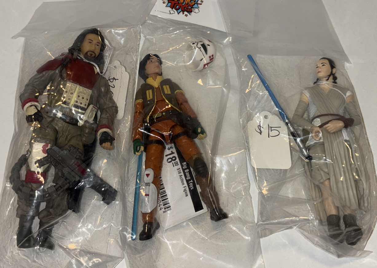 Photo 3 of MYSTERY GRAB BAGS- STAR WARS 5”-6” ACTION FIGURES **NO RETURNS** (VALUE $52-$61) PICS ARE JUST EXAMPLES OF ACTION FIGURES THAT COULD BE IN BAGS 