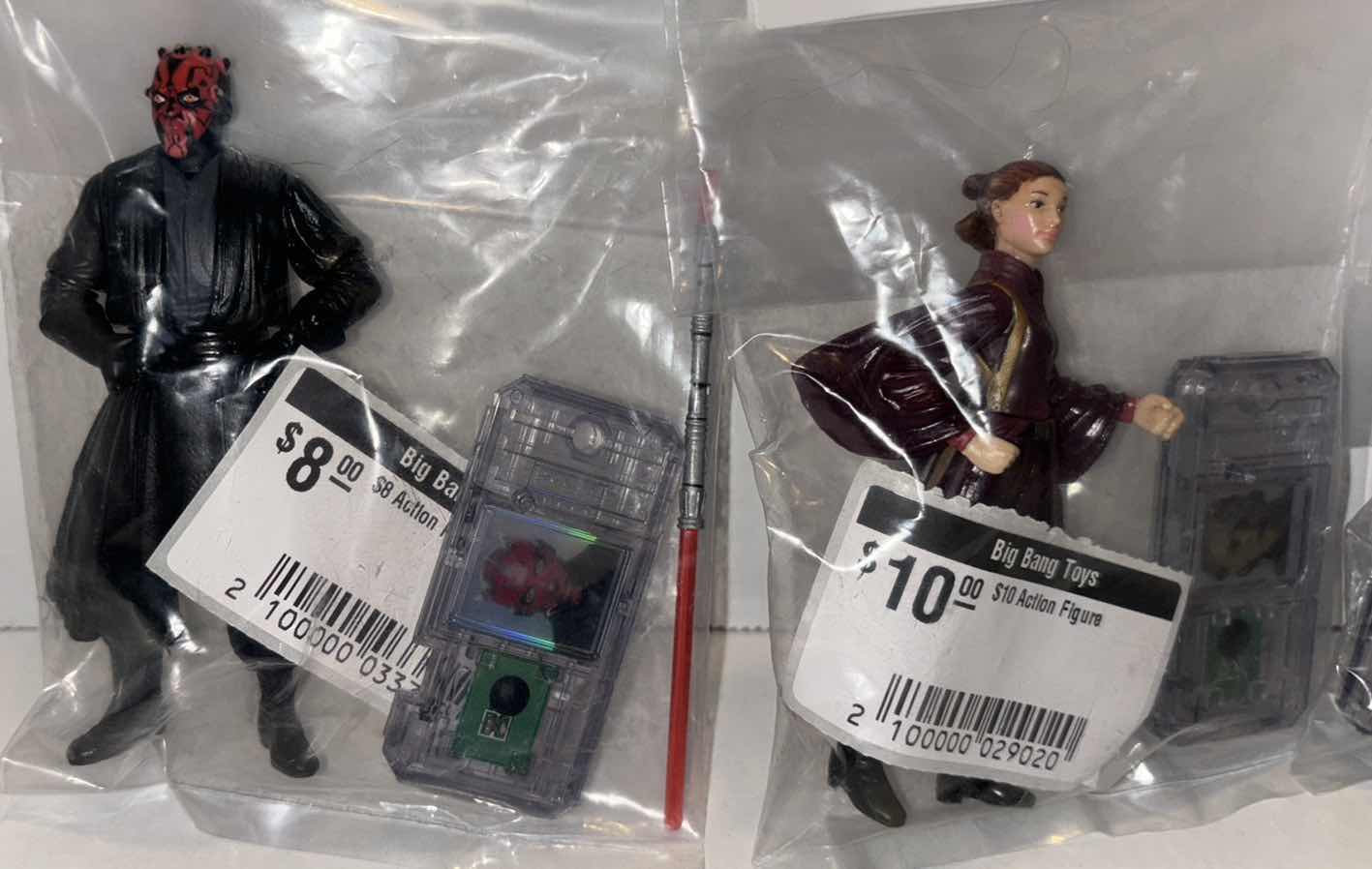 Photo 2 of STAR WARS ACTION FIGURE W COMM-TECH CHIP, (4 FIGURES DARTH MAUL, QUEEN AMIDALA, QUI-GON JINN & MACE WINDU)