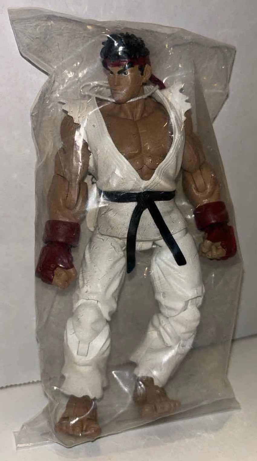 Photo 3 of 2006 CAPCOM SOTA STREET FIGHTER 6.5” ACTION FIGURE “RYU”