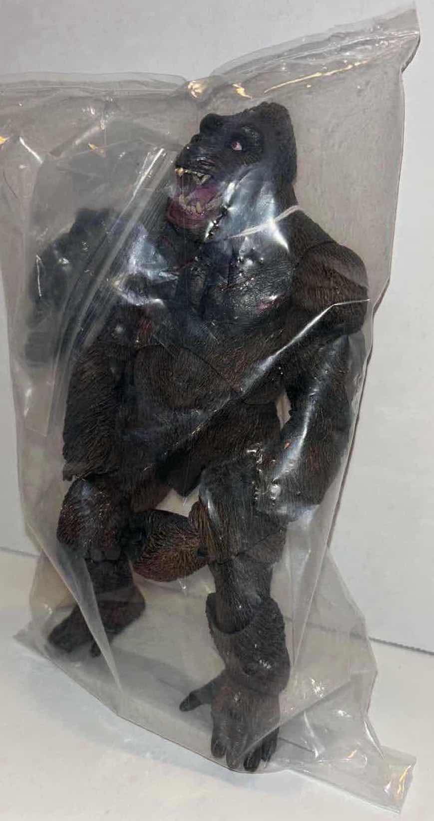 Photo 4 of 2020 NECA 8” KING KONG ULTIMATE ACTION FIGURE “CONCRETE JUNGLE”