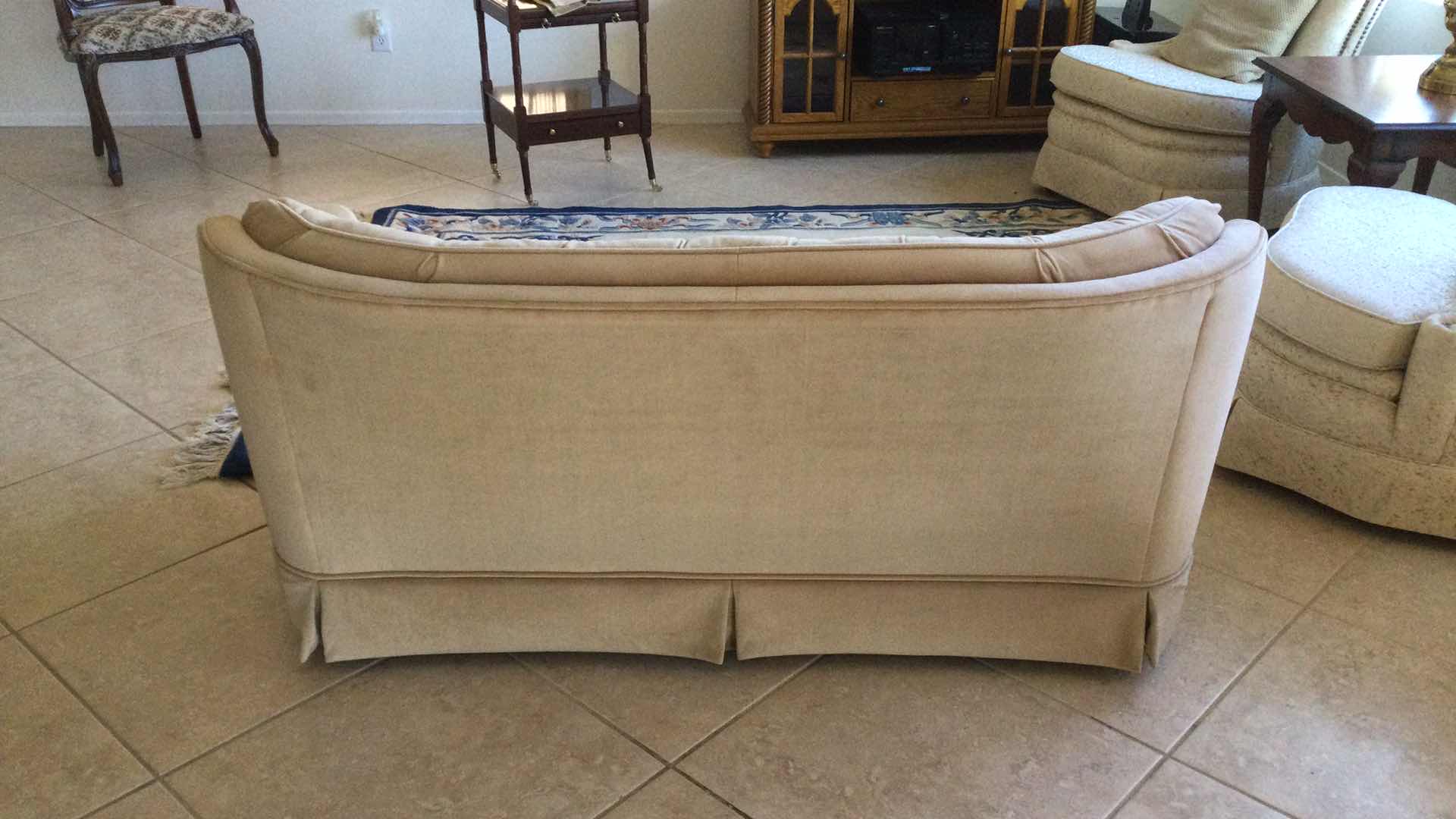 Photo 4 of UPHOLSTERED TAN BUTTON TUFTED LOVE SEAT 5’ X 3’