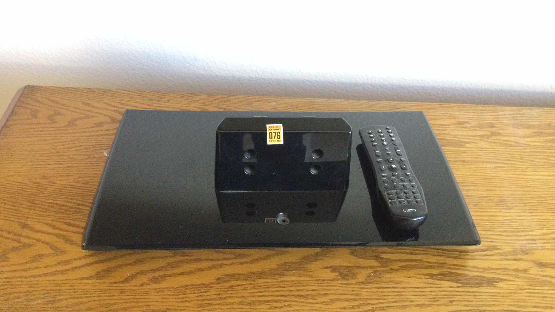 Photo 8 of VIZEO #E470VLE 47” HDMI/HD TV W/ TABLE MOUNT & SHAGHAI  FULL MOTION WALL MOUNT #EMW5306