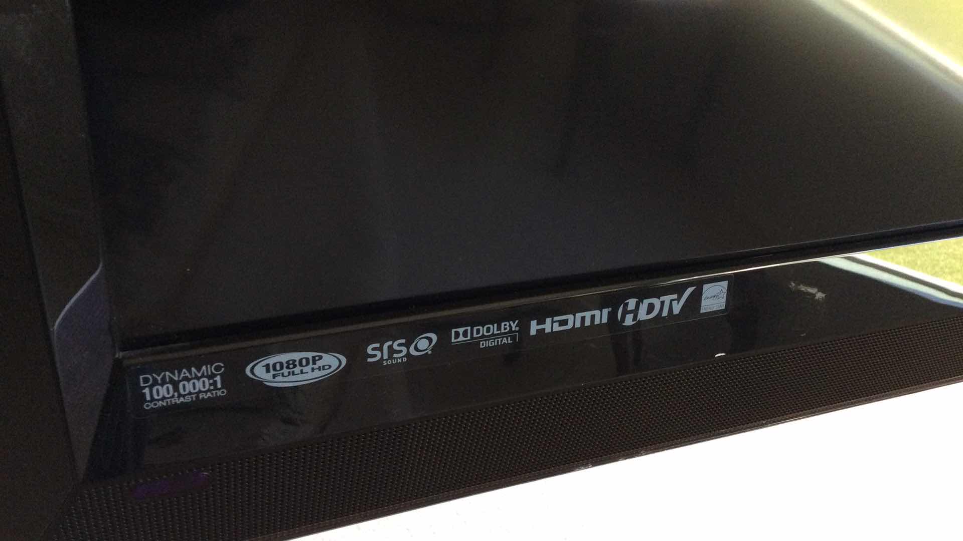Photo 3 of VIZEO #E470VLE 47” HDMI/HD TV W/ TABLE MOUNT & SHAGHAI  FULL MOTION WALL MOUNT #EMW5306