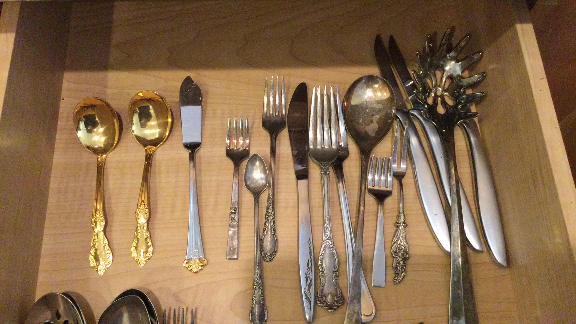 Photo 3 of CONTENTS IN KITCHEN DRAWER: ASSORTED FLATWARE W/ SERVING PIECES