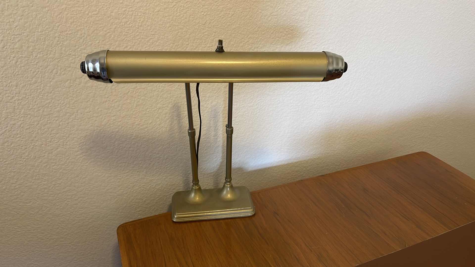 Photo 1 of VINTAGE METAL DESK LAMP H 15” (UNTESTED)
