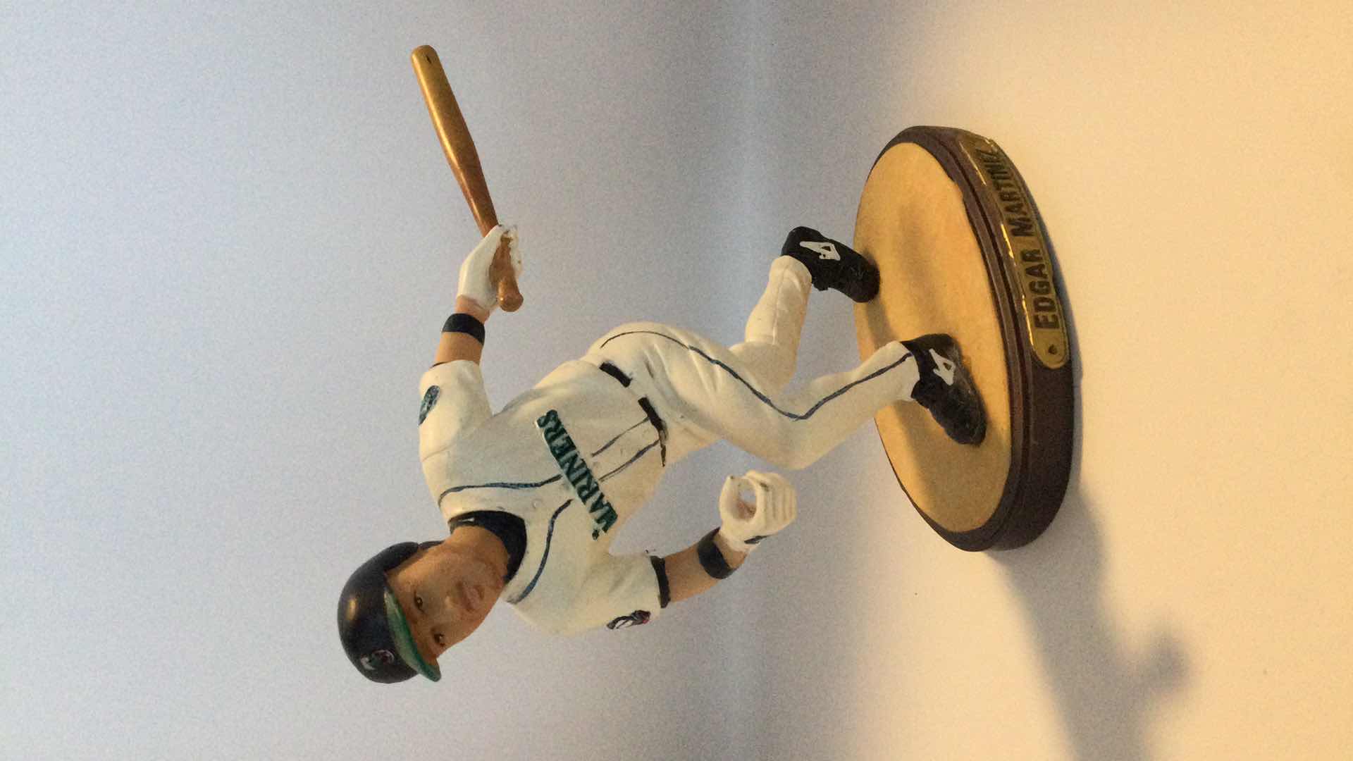 Photo 2 of EDGAR MARTÍNEZ COLLECTIBLE STATUE “THE DOUBLE”