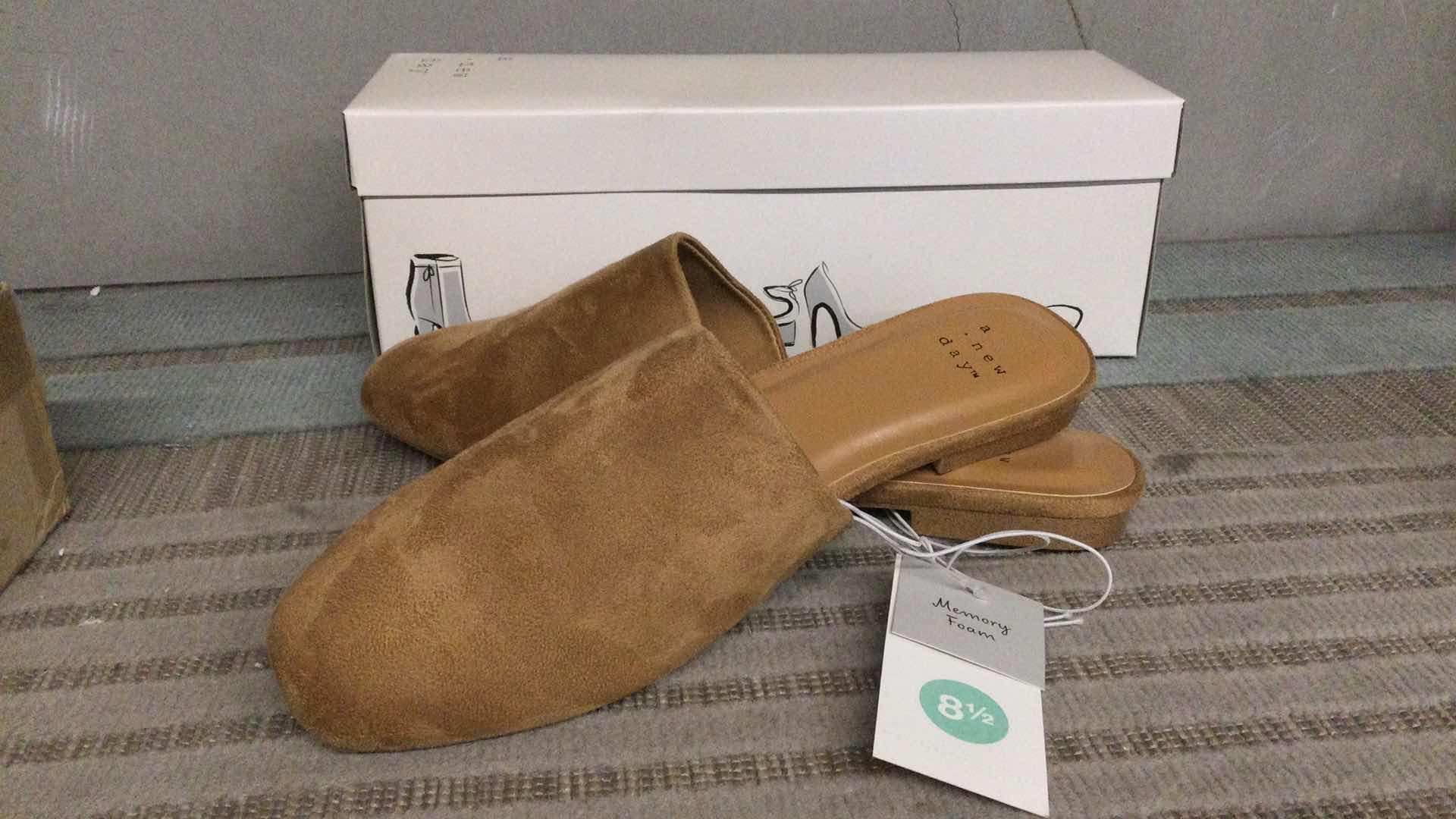 Photo 1 of A NEW DAY ADH85 THEA FLATS W/ MEMORY FOAM LADIES SIZE: 8.5 TAN