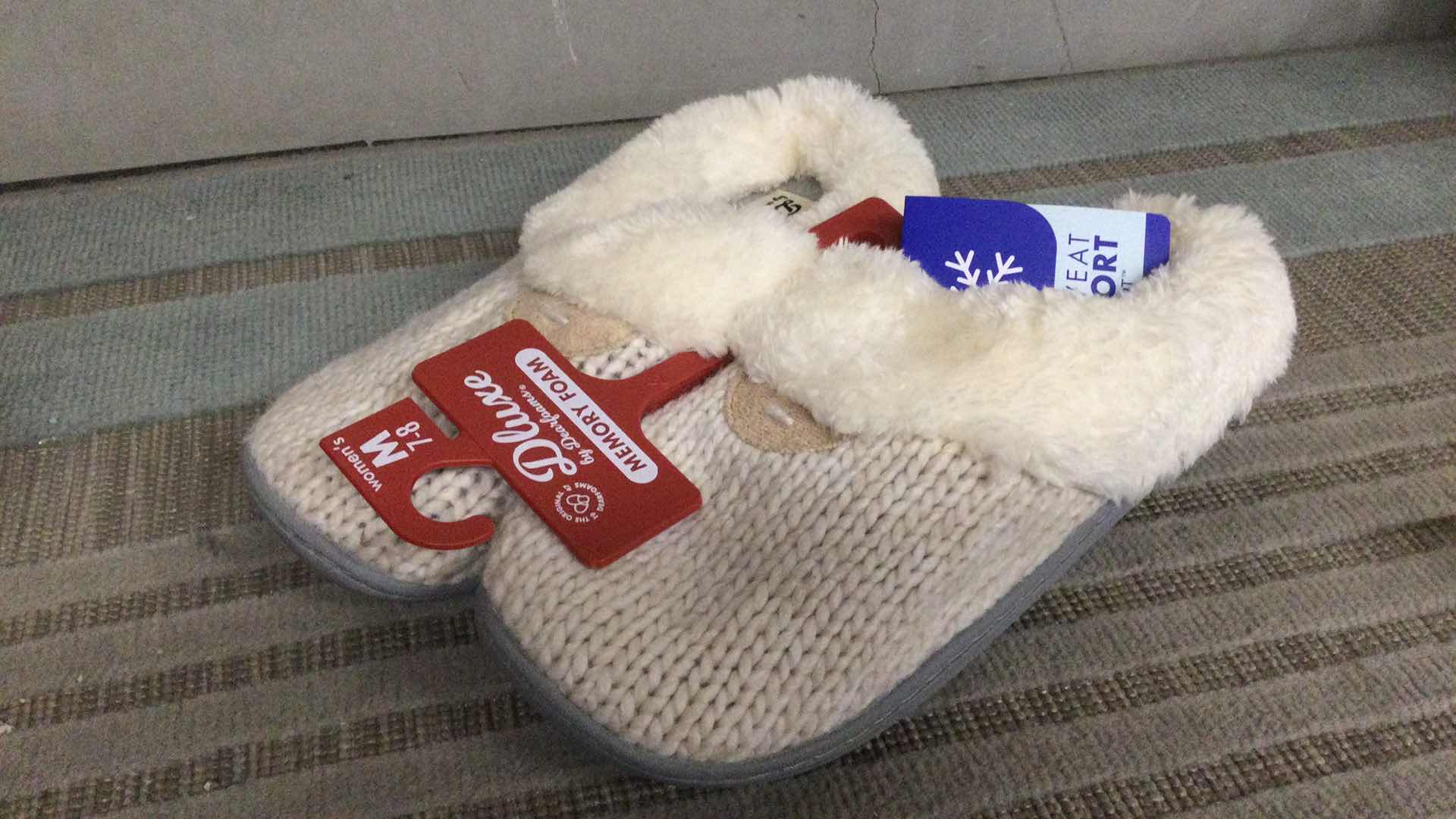 Photo 2 of NEW DLUX BY DEARFORMS MEMORY FOAM SLIPPERS LADIES SIZE: M 7/8 OATMEAL 2-PAIR