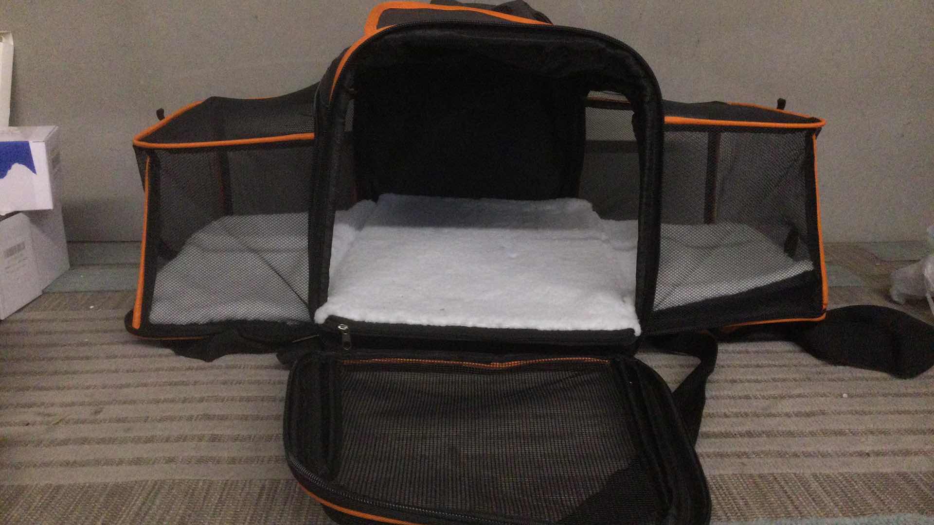 Photo 1 of LESURE COMFY PET PET CARRIER