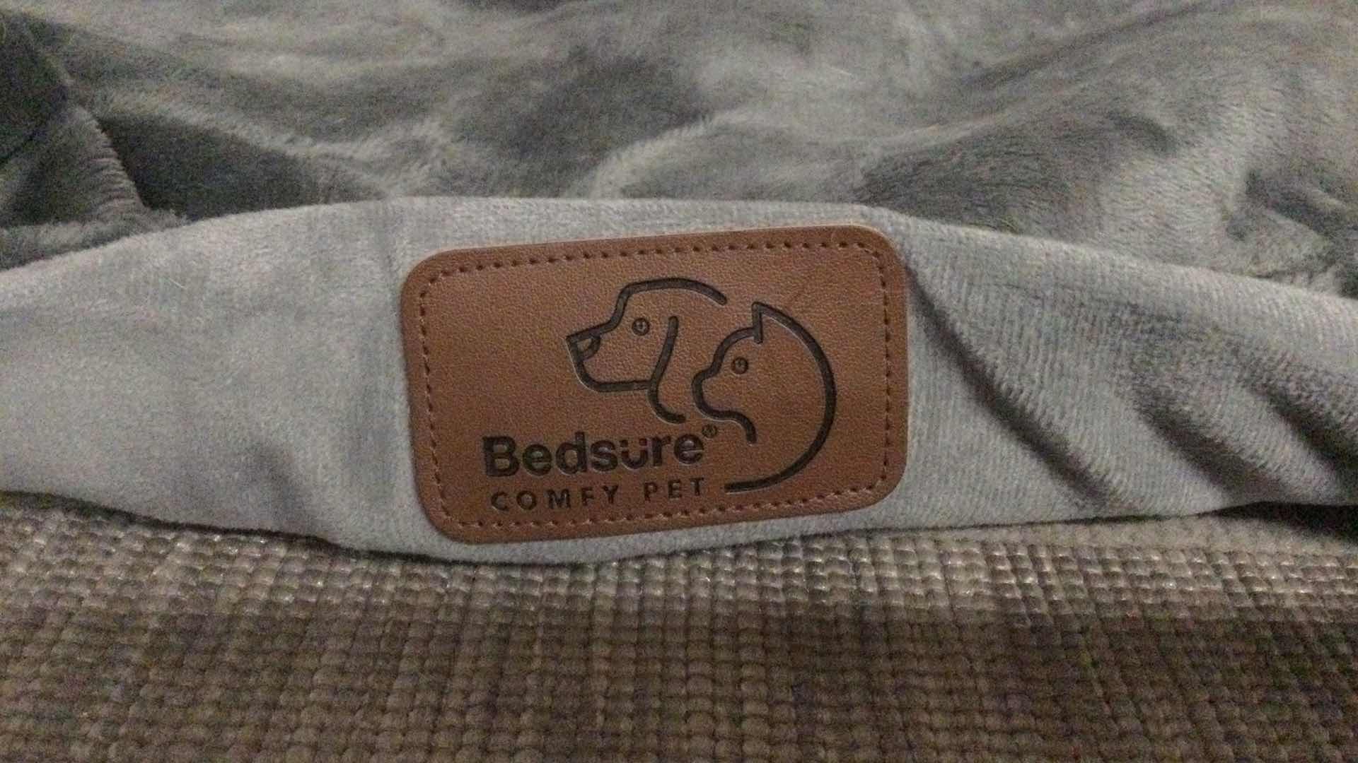 Photo 2 of BEDSURE COMFY PET 89” X 63” PET BED