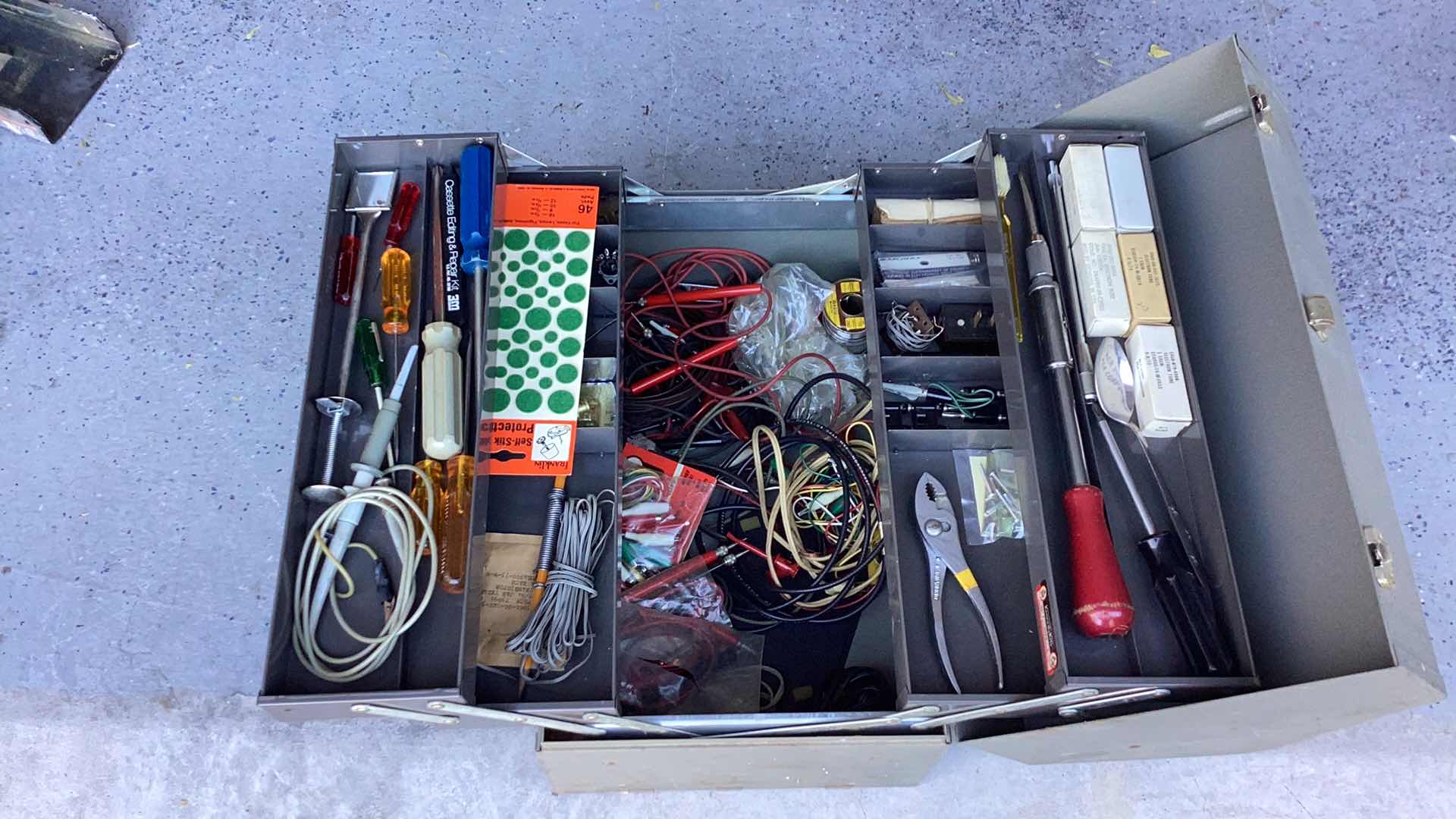 Photo 2 of METAL TOOL BOX WITH TOOLS