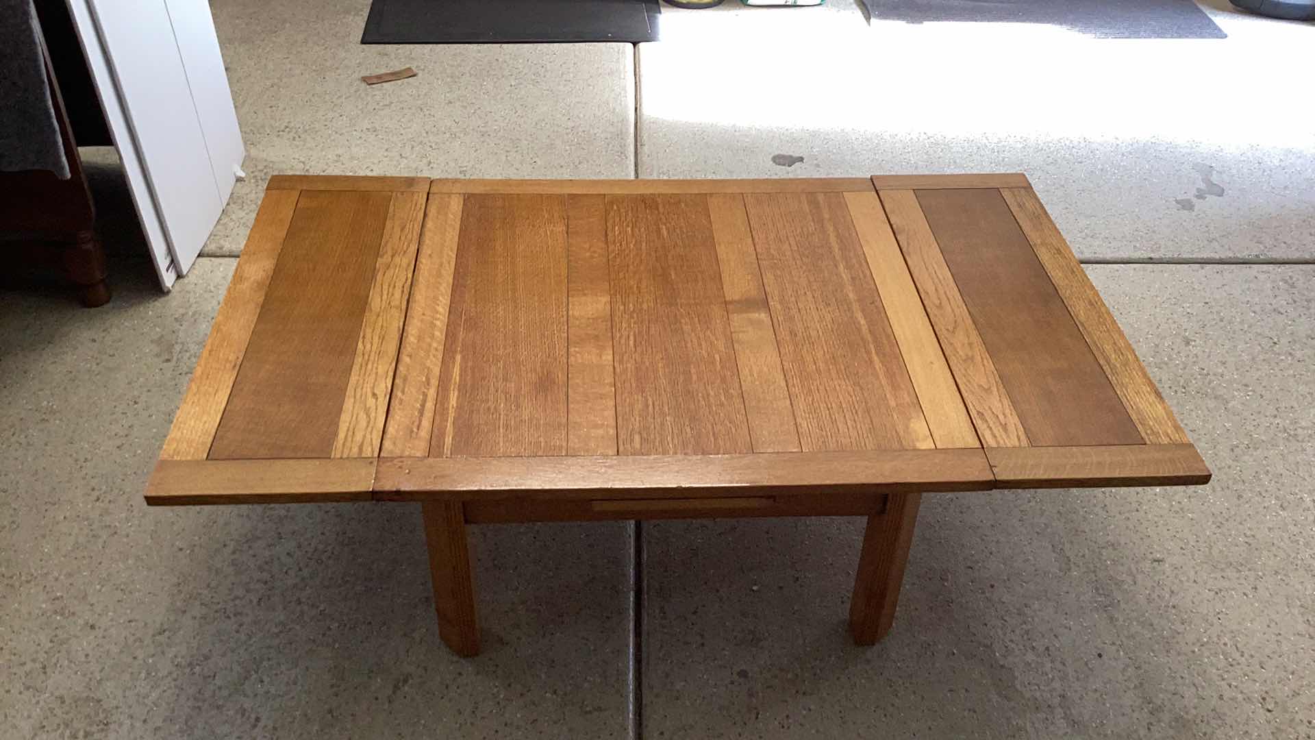 Photo 4 of VINTAGE OAK EXPANDABLE TABLE 33" X 33" H17" EXPANDED SIZE IS 33" X 57" H17"