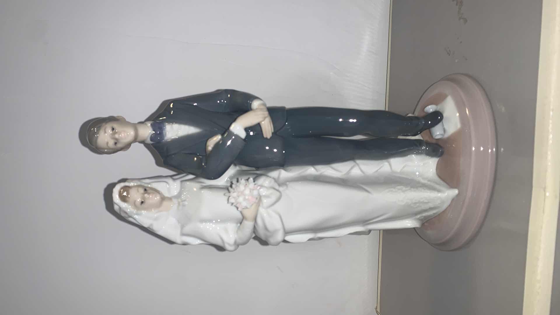 Photo 2 of LLADRO BRIDE AND GROOM H9.5”