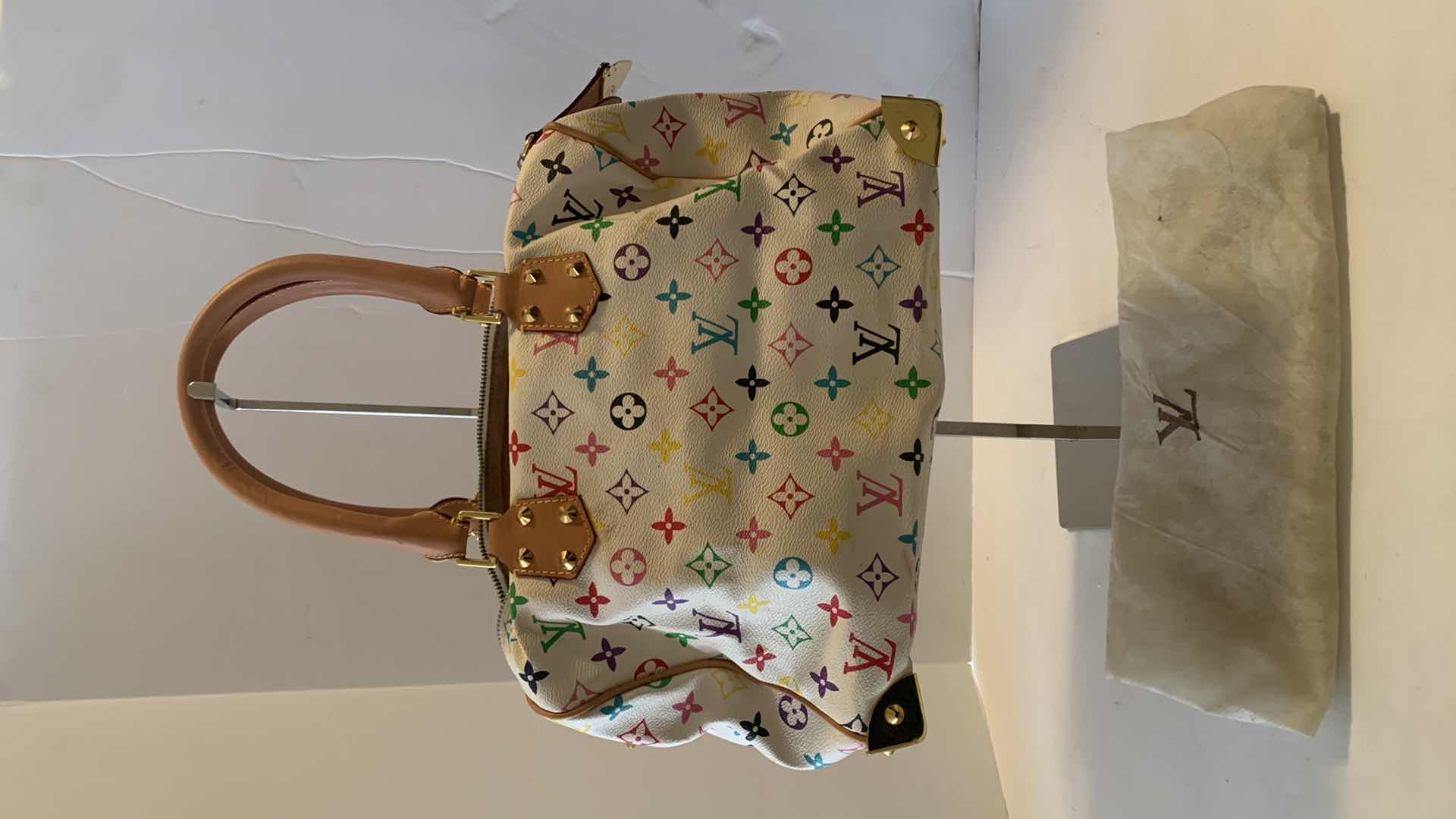 Photo 4 of LOUIS VUITTON PARIS WOMANS PURSE w DUST COVER  (not authenticated)