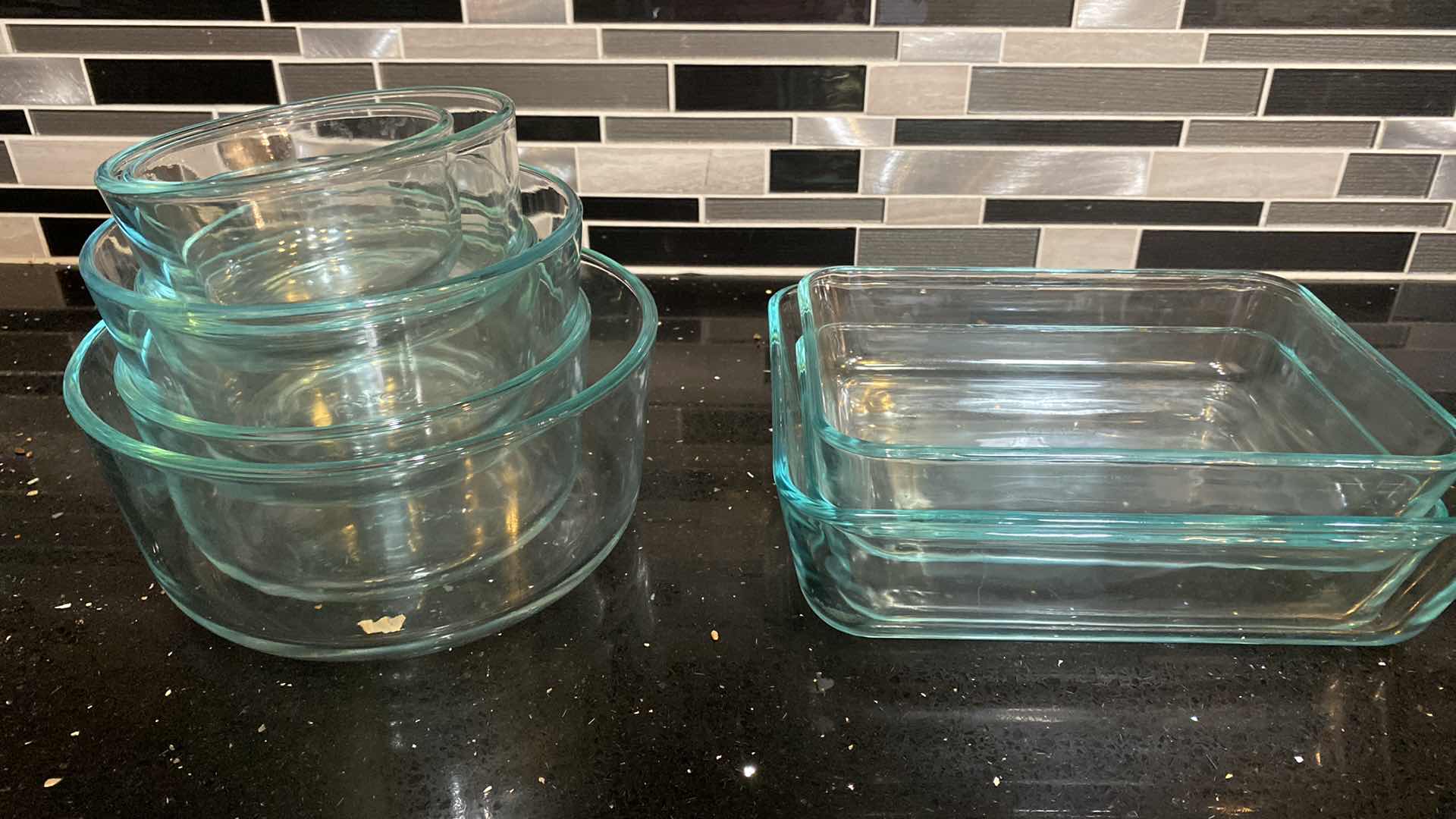 Photo 1 of CONTENTS OF DRAWER PYREX