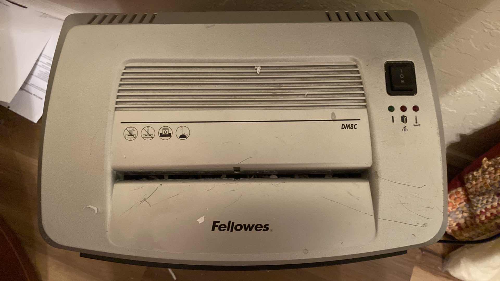 Photo 2 of FELLOWES  SHREDDER