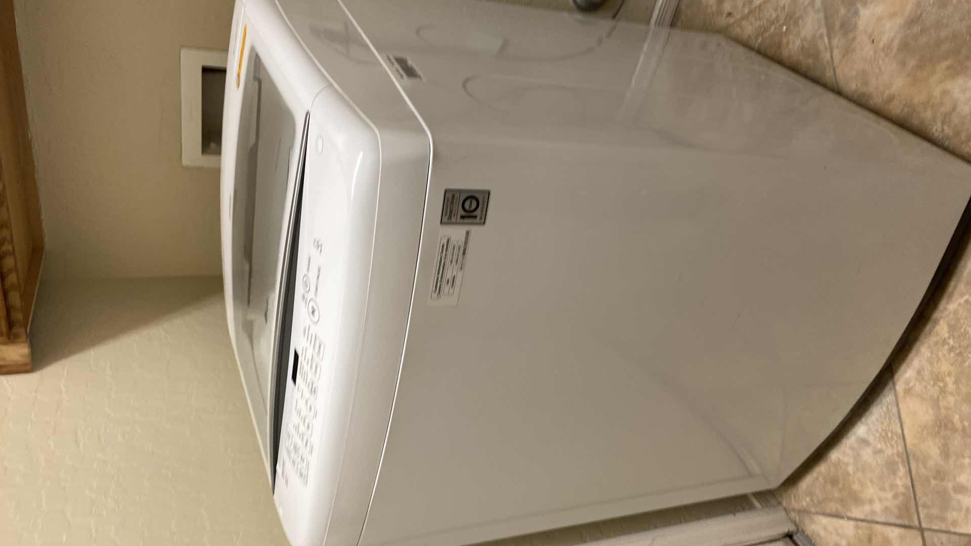 Photo 2 of LG TOP LOADER WASHING MACHINE MODEL WT1501CW (MATCHING GAS DRYER AVAILABLE SEPARATELY)