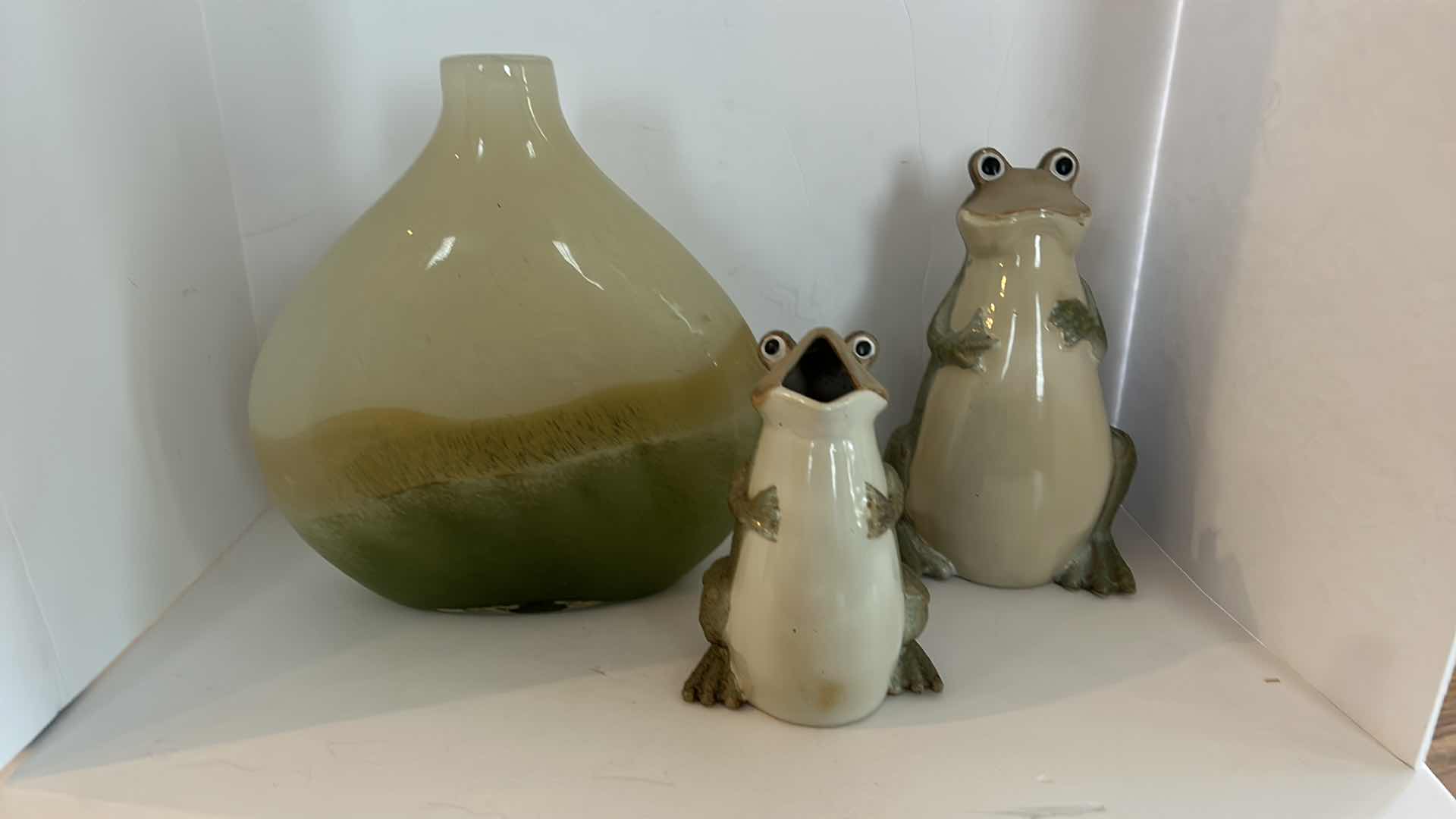 Photo 4 of 3 PIECE HOME DECOR, GLASS VASE H 12.5” AND TWO CERAMIC FROGS,
