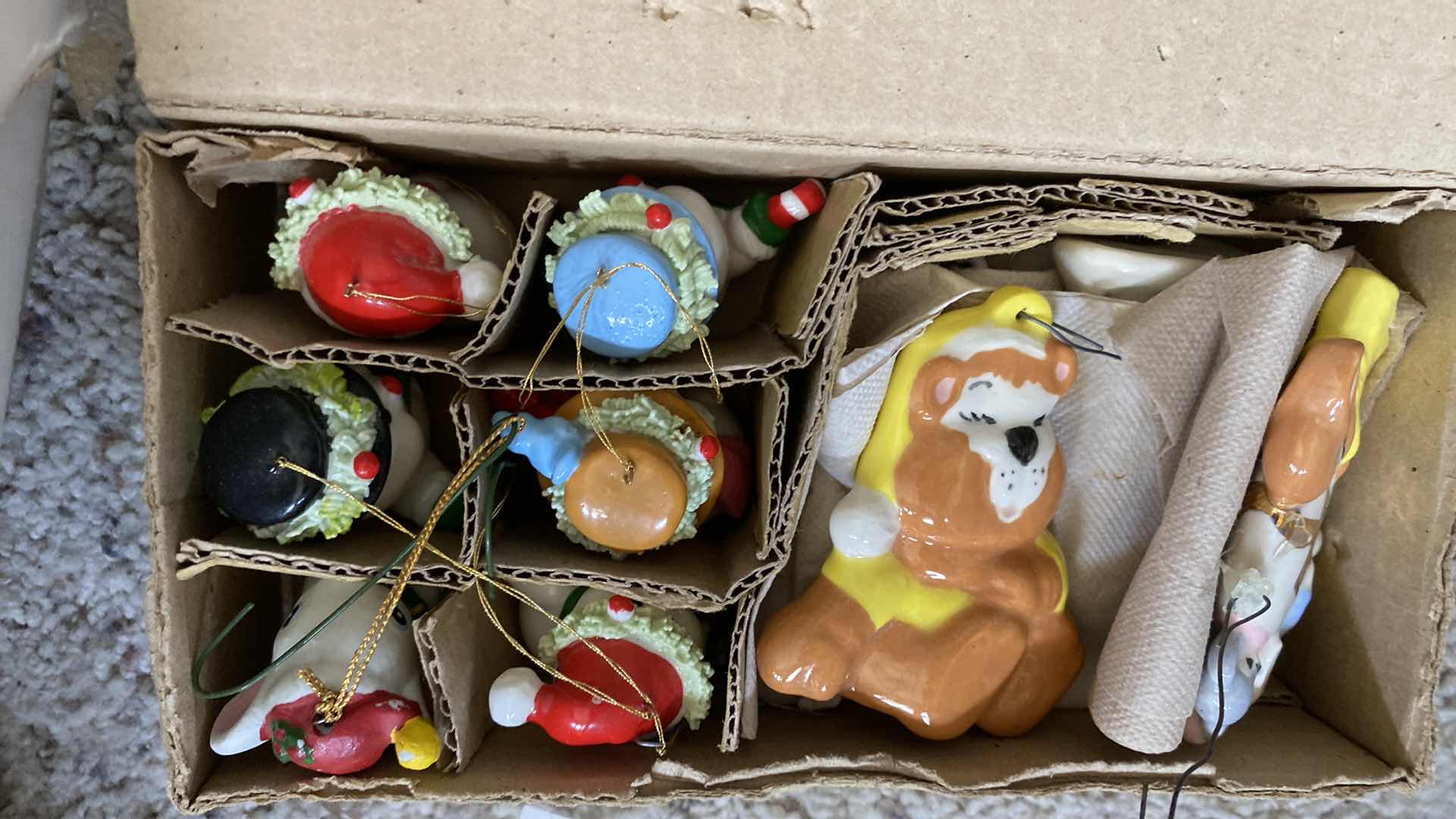 Photo 6 of TOTE OF VINTAGE CHRISTMAS ORNAMENTS